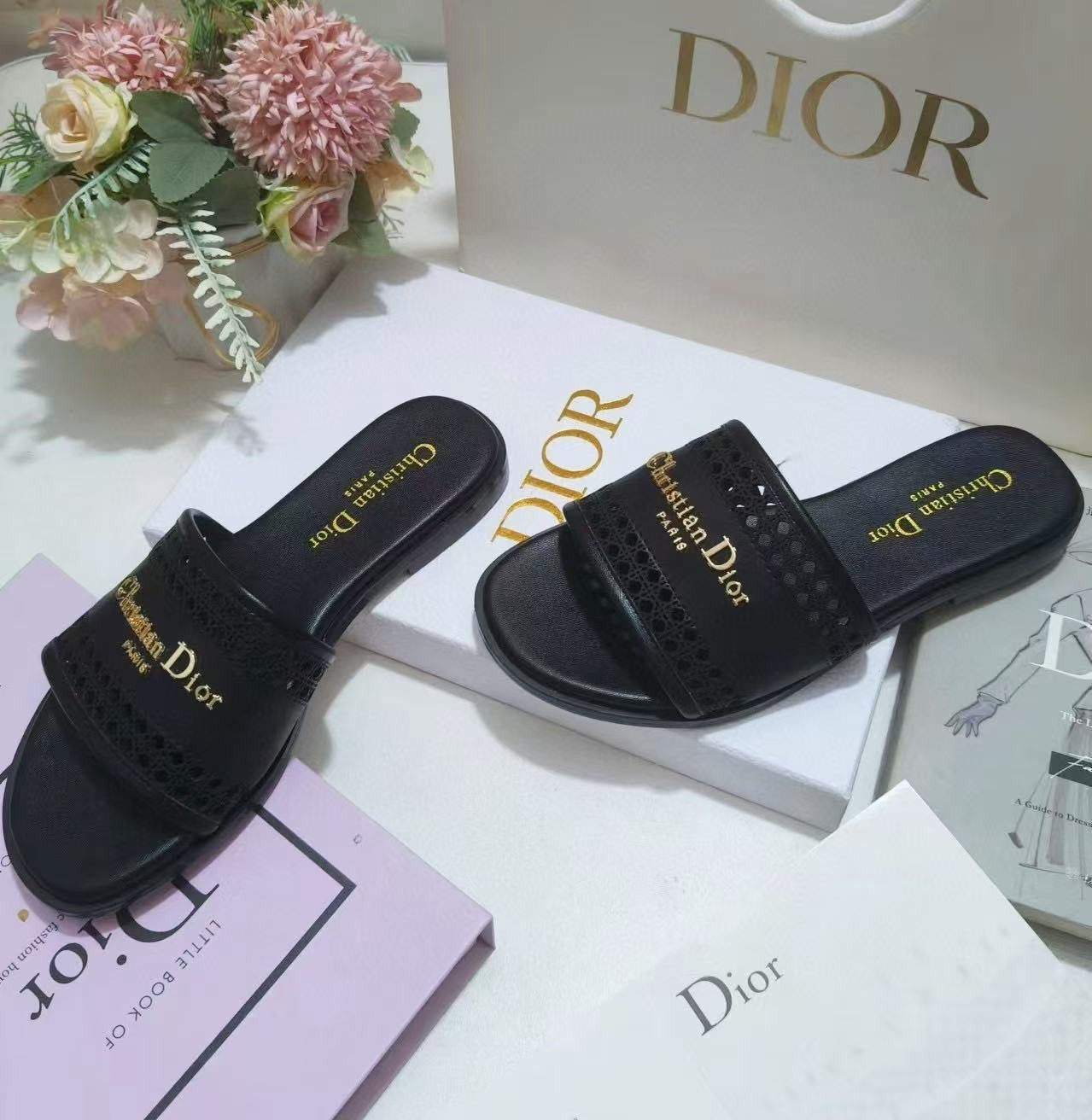 UA D*0r D-Lane Slide Black Calfskin with Openwork Microcannage Motif