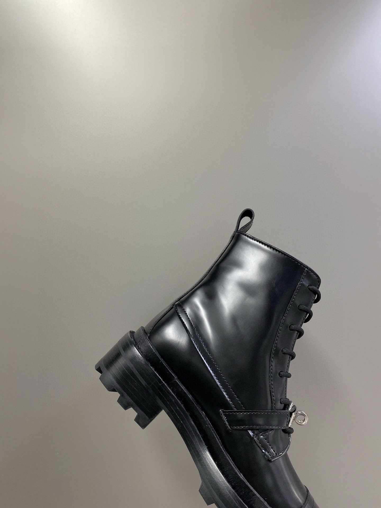ua H**mes funk ankle boot