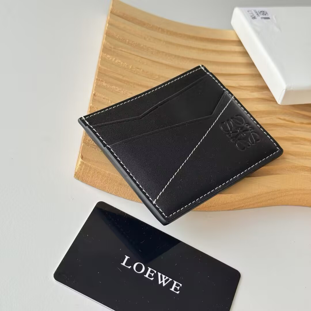 L0ew* puzzle cardholder