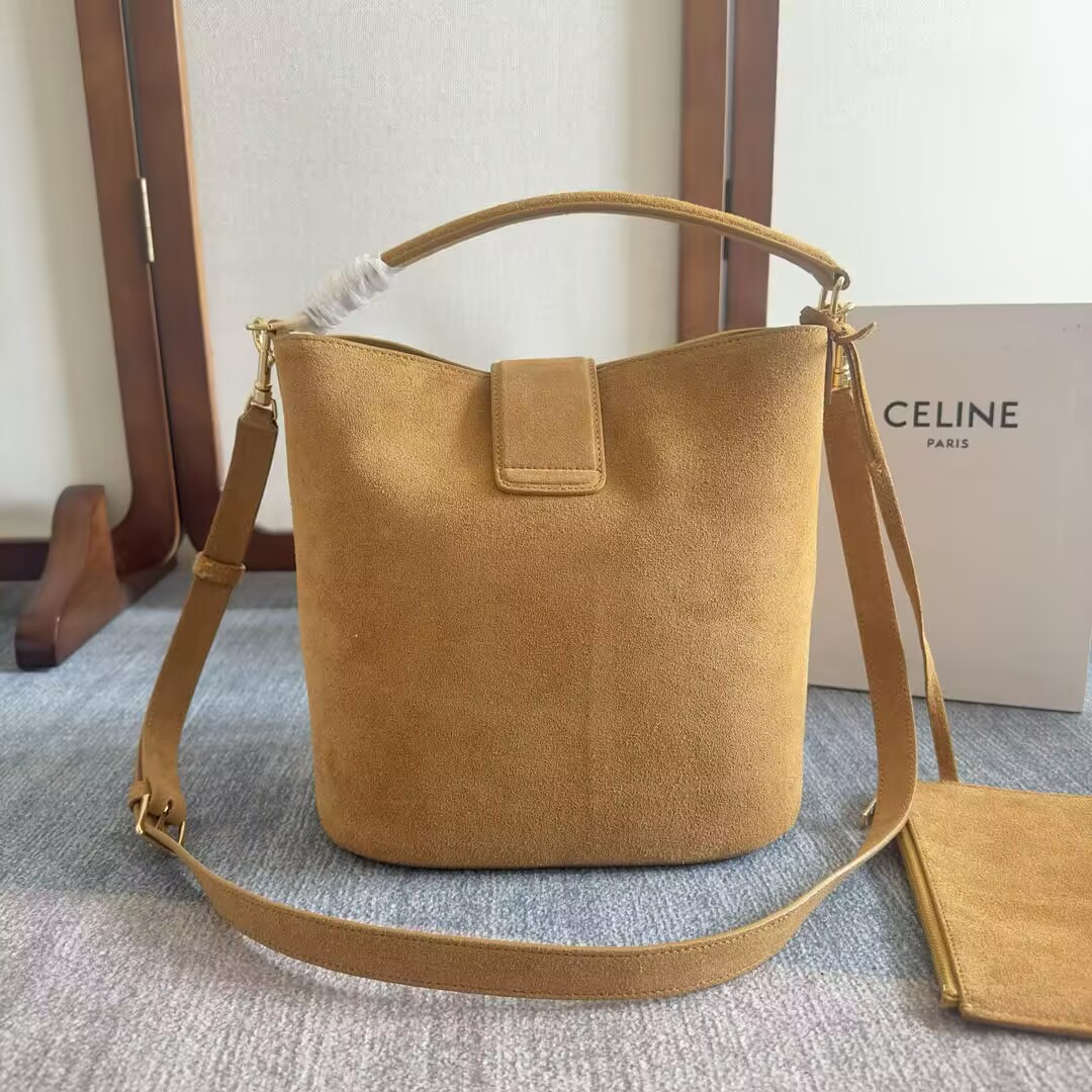 Ce**e medium bucket l0*ise in nubuck calfskin 23.5x24x16cm