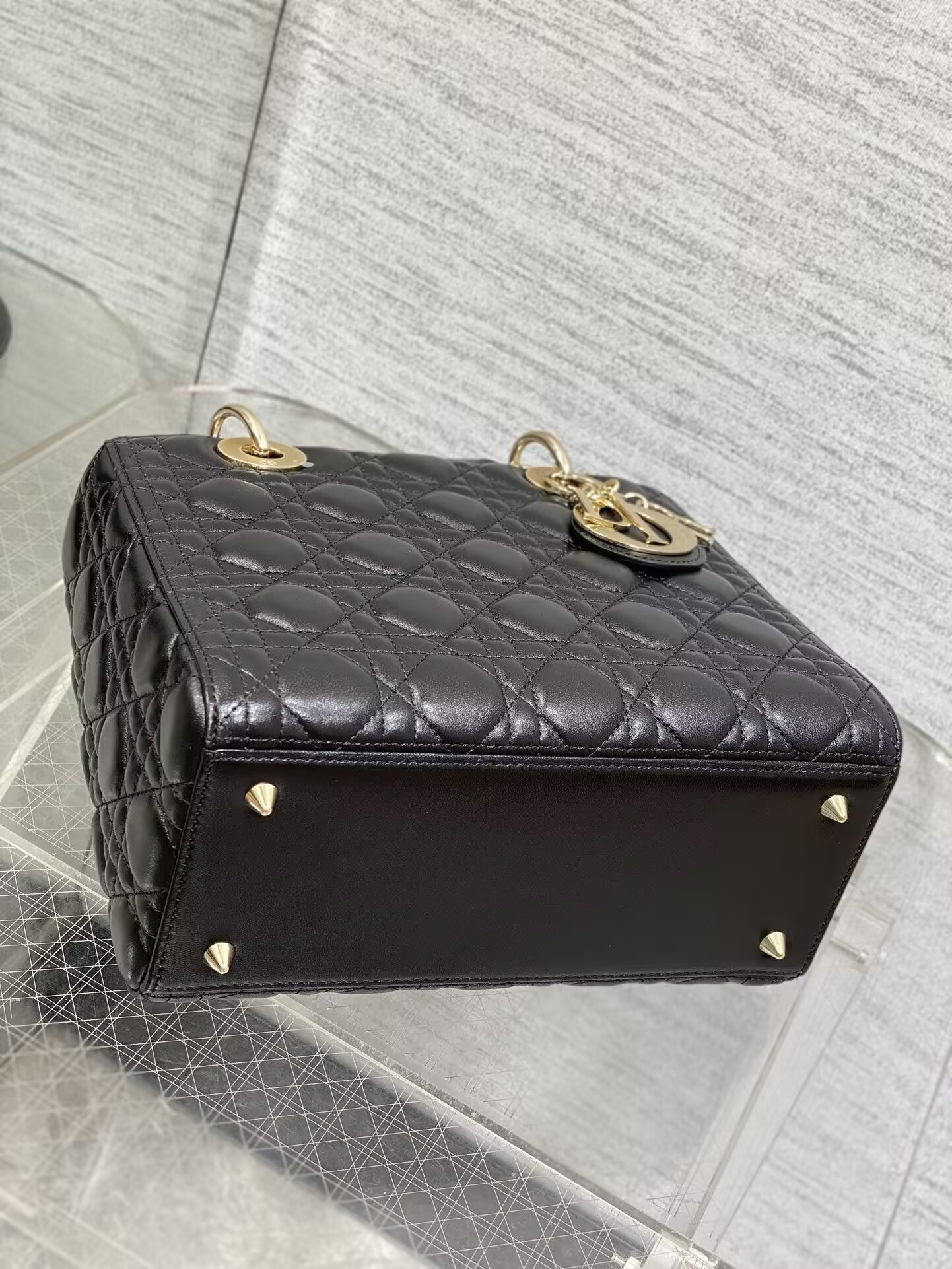medium lady D*or bag 24 x 20 x 12 cm