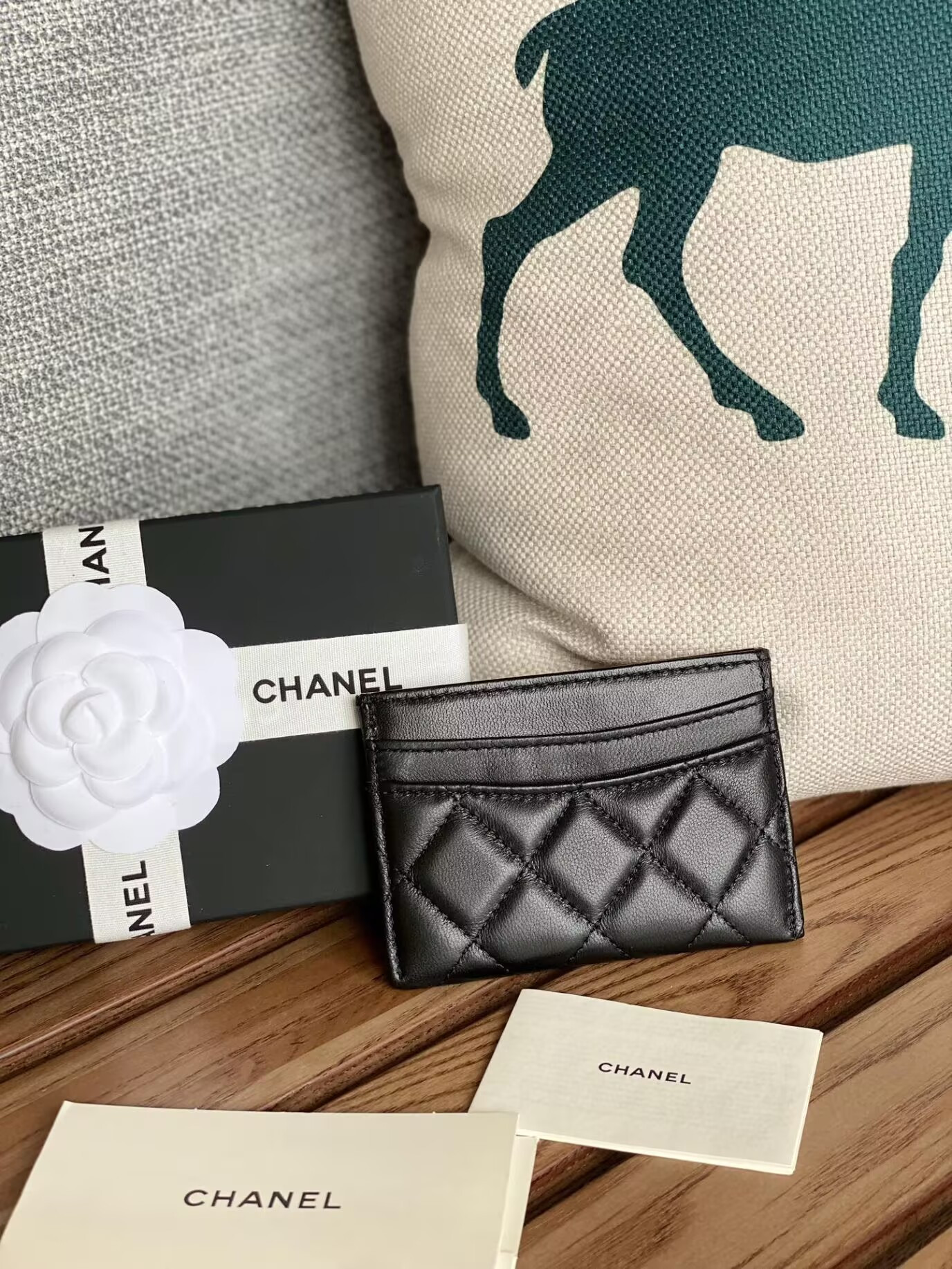 Ch*el CARD HOLDER
