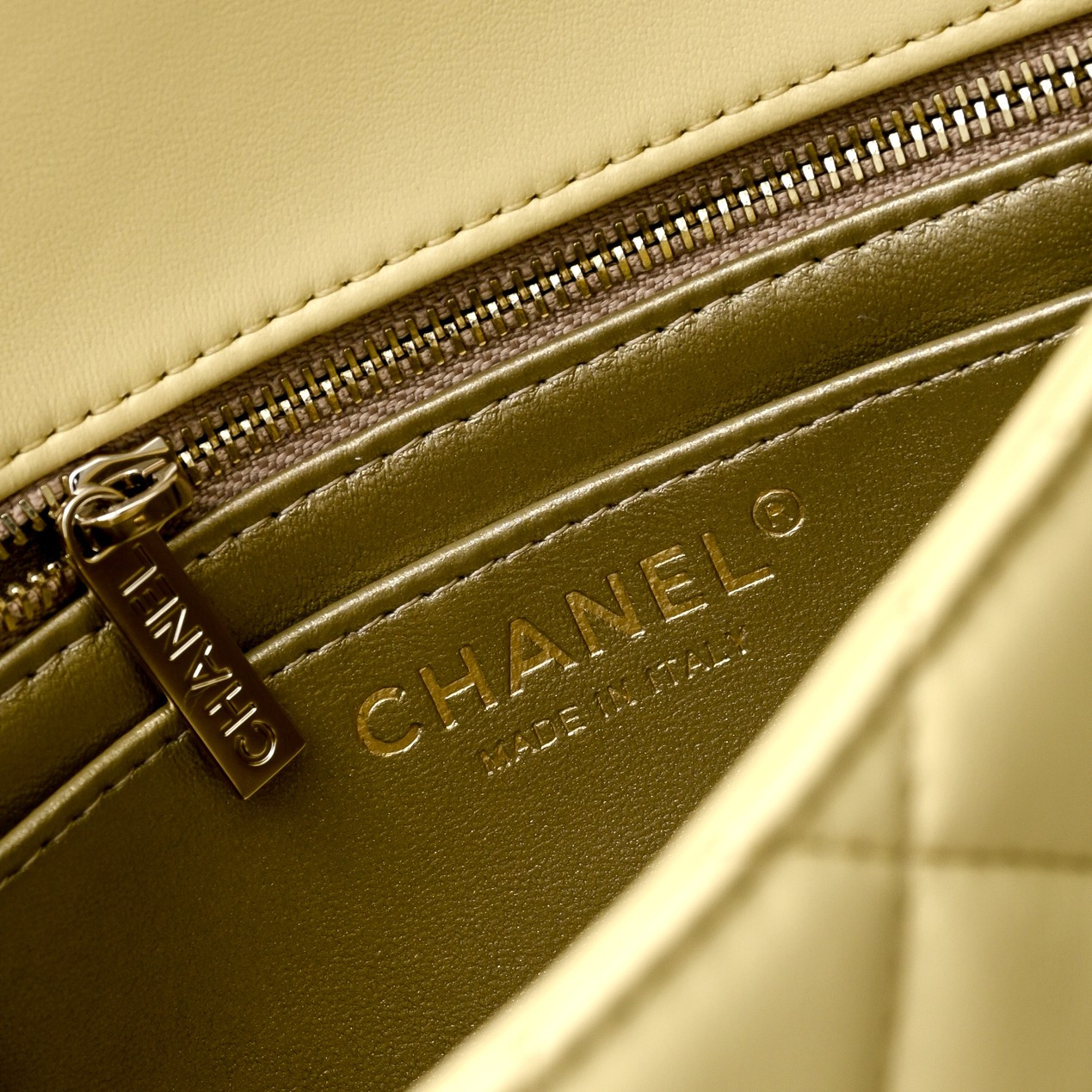 Ch*el classic flap handbag cf light gold hardware as5758 18x13x7cm