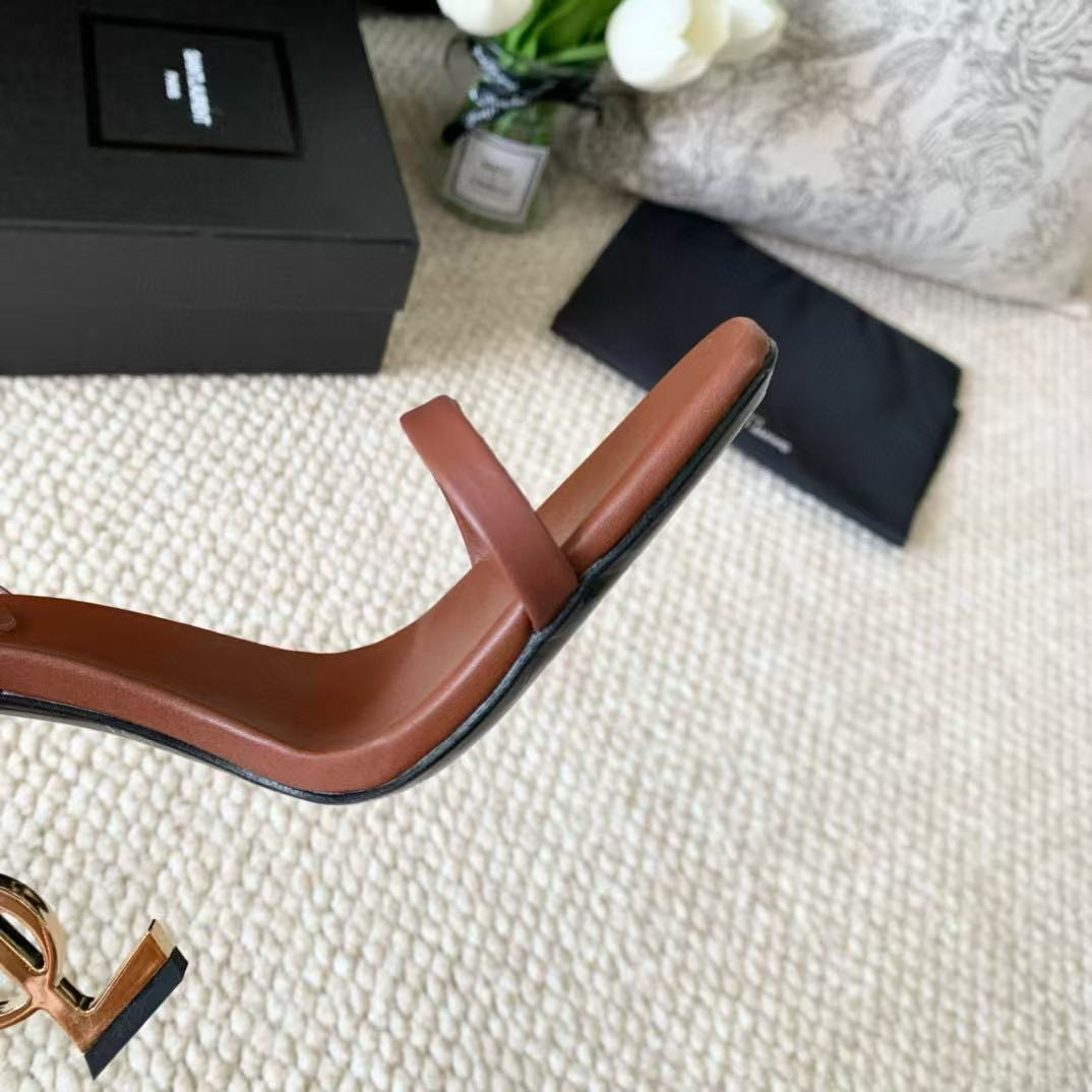 ua Y*L opyum sandals