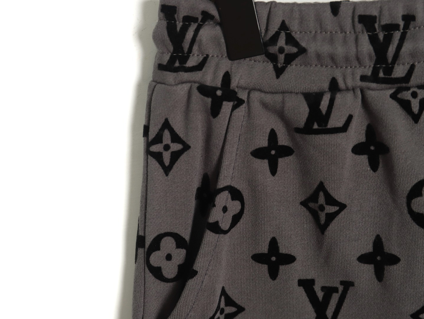 L0*is V*t0n LV 24SS shorts