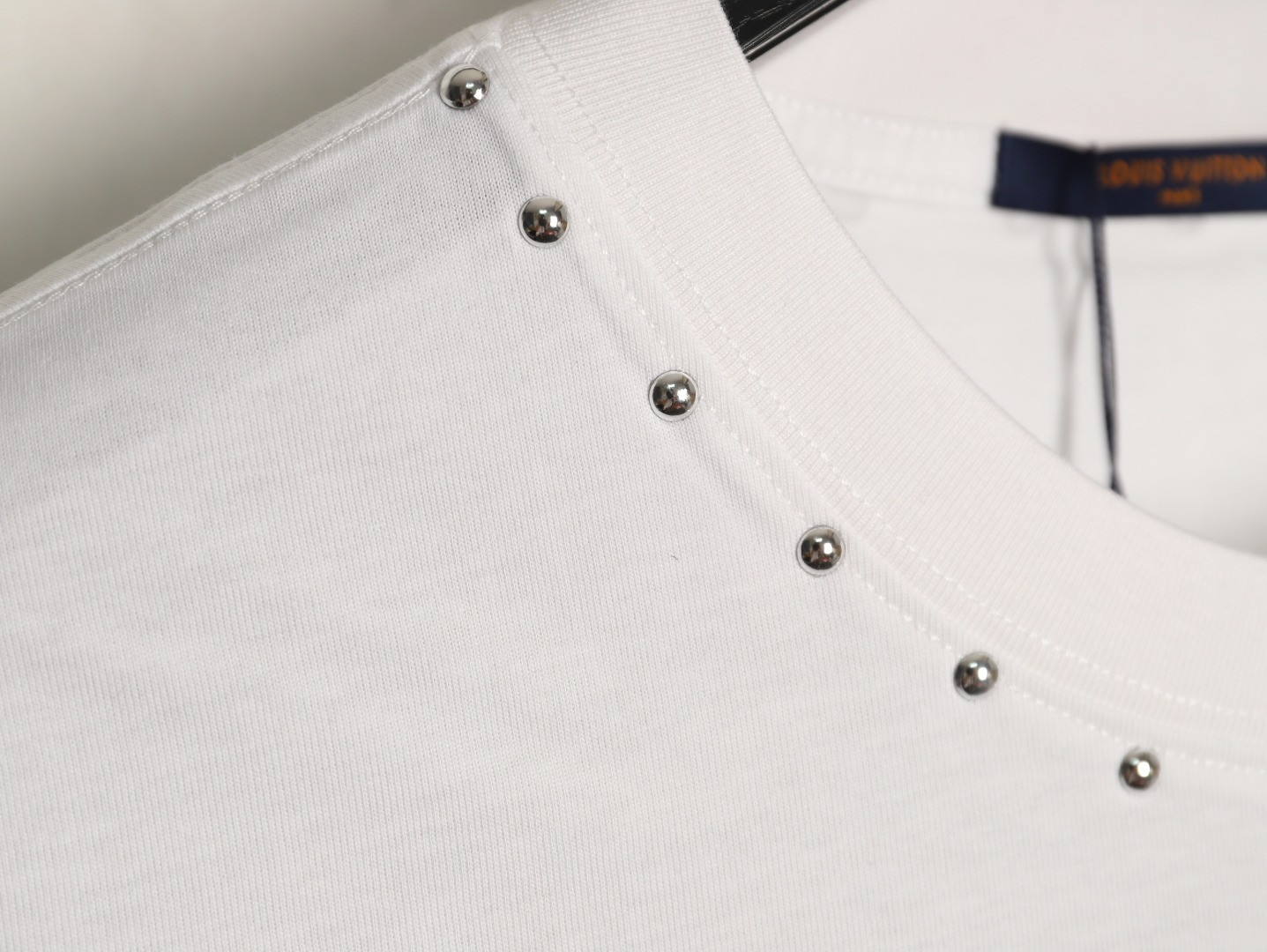 l0*is V*t0n short-sleeved t-shirt