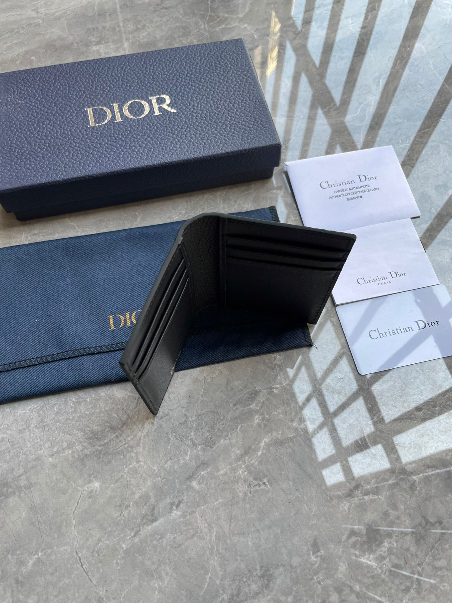 D*0r Card Holder
