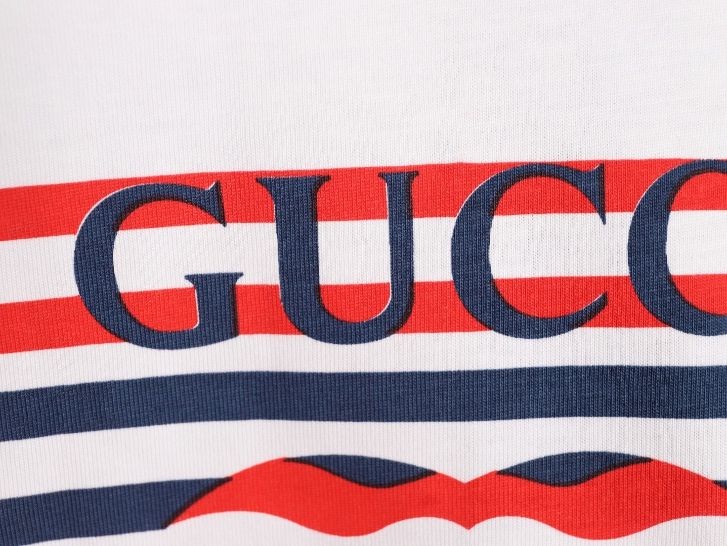 G*u*i Long-sleeved T-shirt