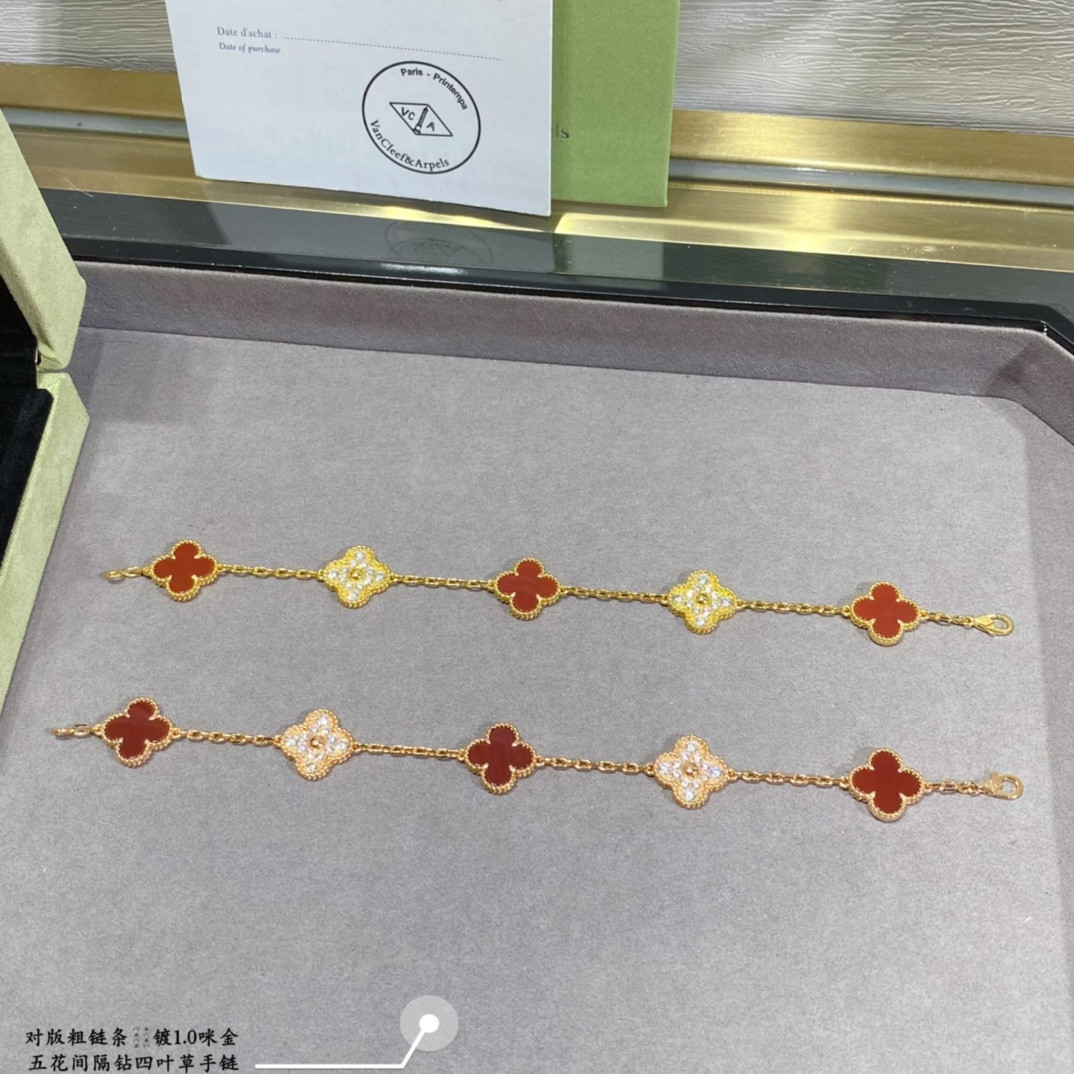 V*N CL*F & Arpels interval diamond five-flower four-leaf clover Bracelet