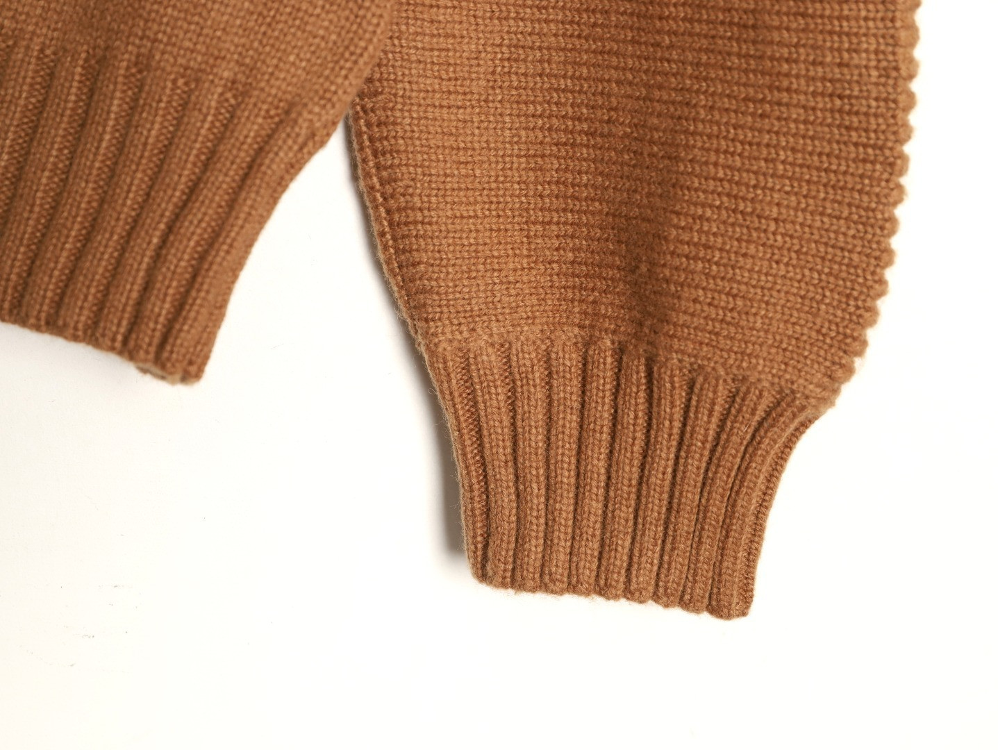 L**o p*ana LP knitting Sweaters