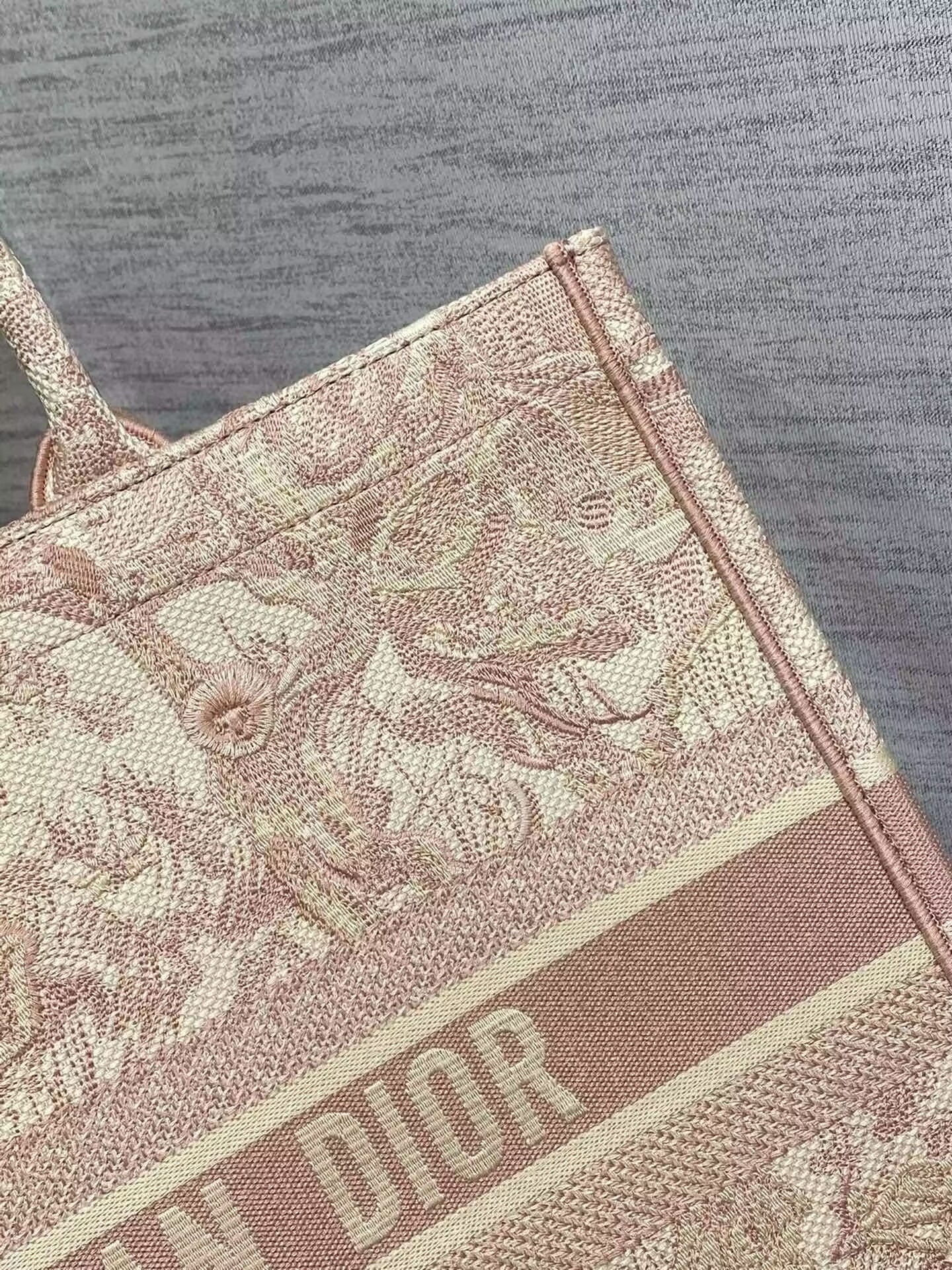 D*or book tote 42x18x35cm