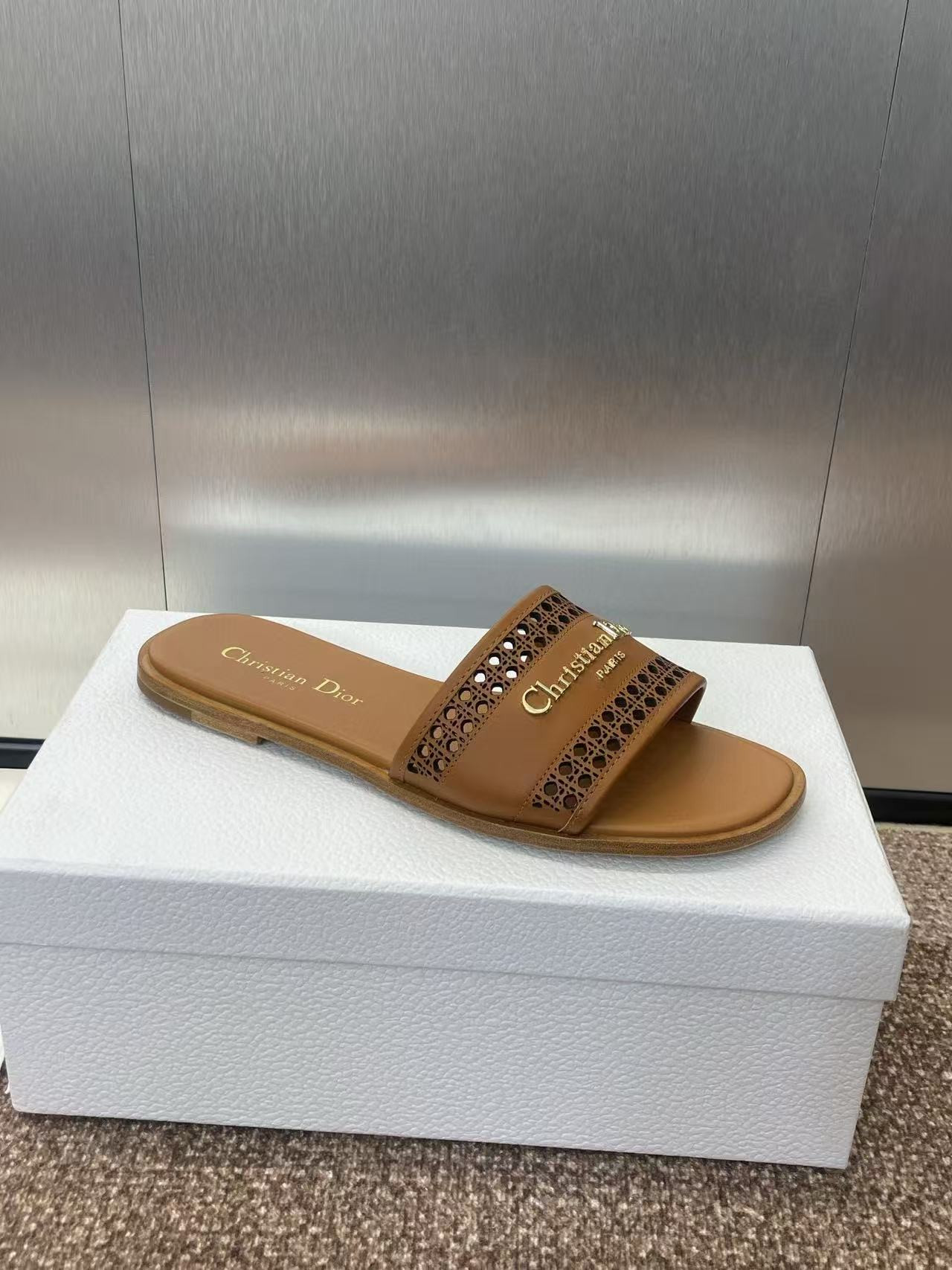 UA D*0r D-Lane Slide
