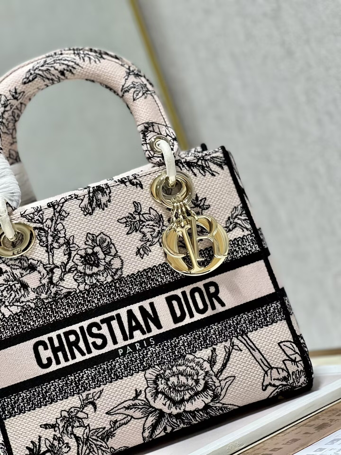 MEDIUM D*0r LADY D-LITE BAG 24 x 20 x 11 cm