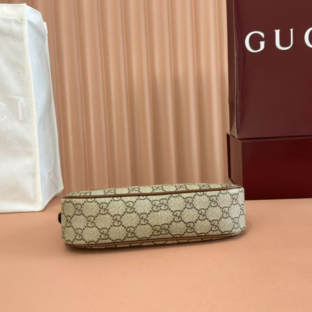 G*u*i gg emblem small shoulder bag 24x16.5x6cm