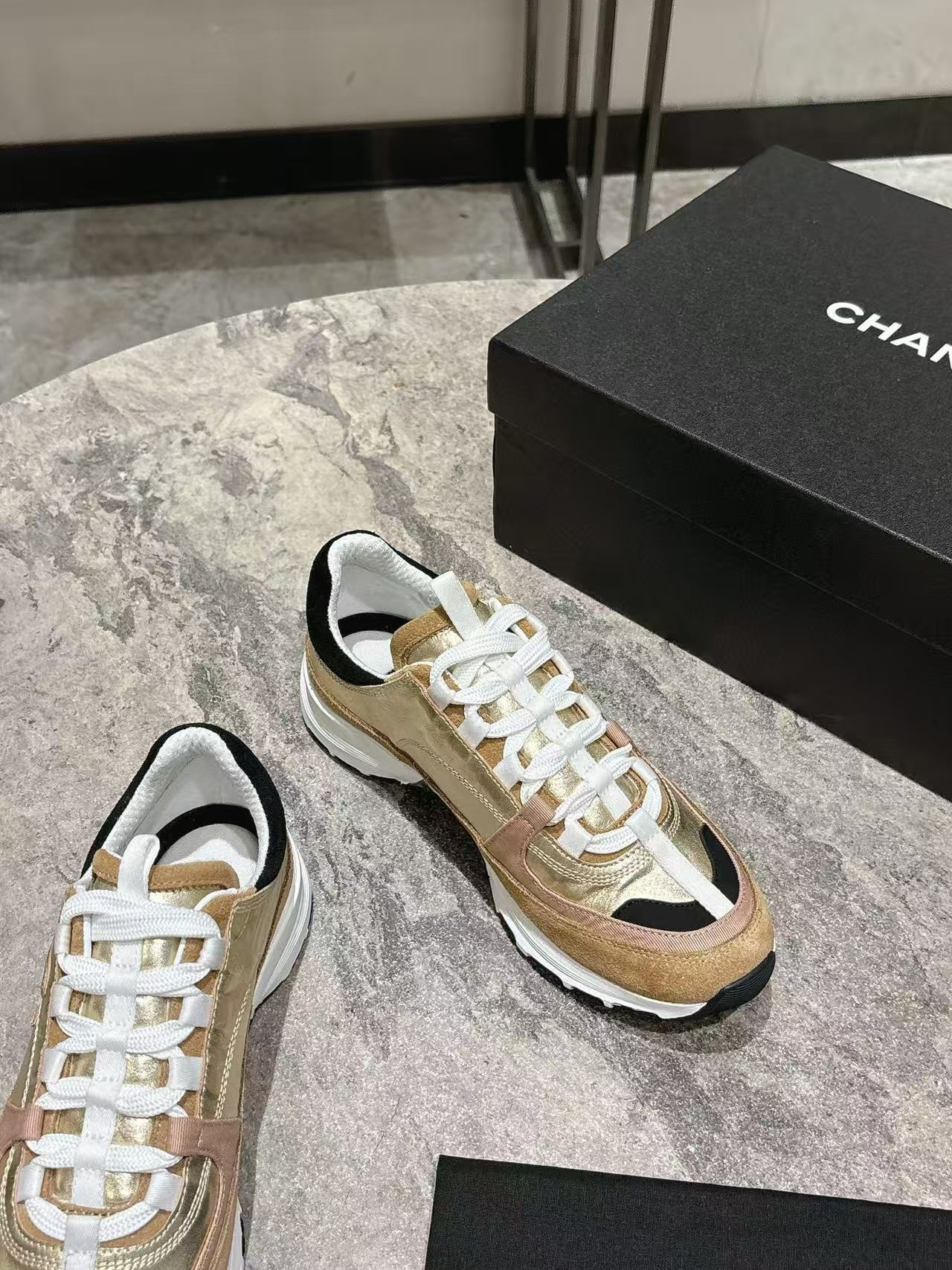 UA Ch*el SNEAKERS