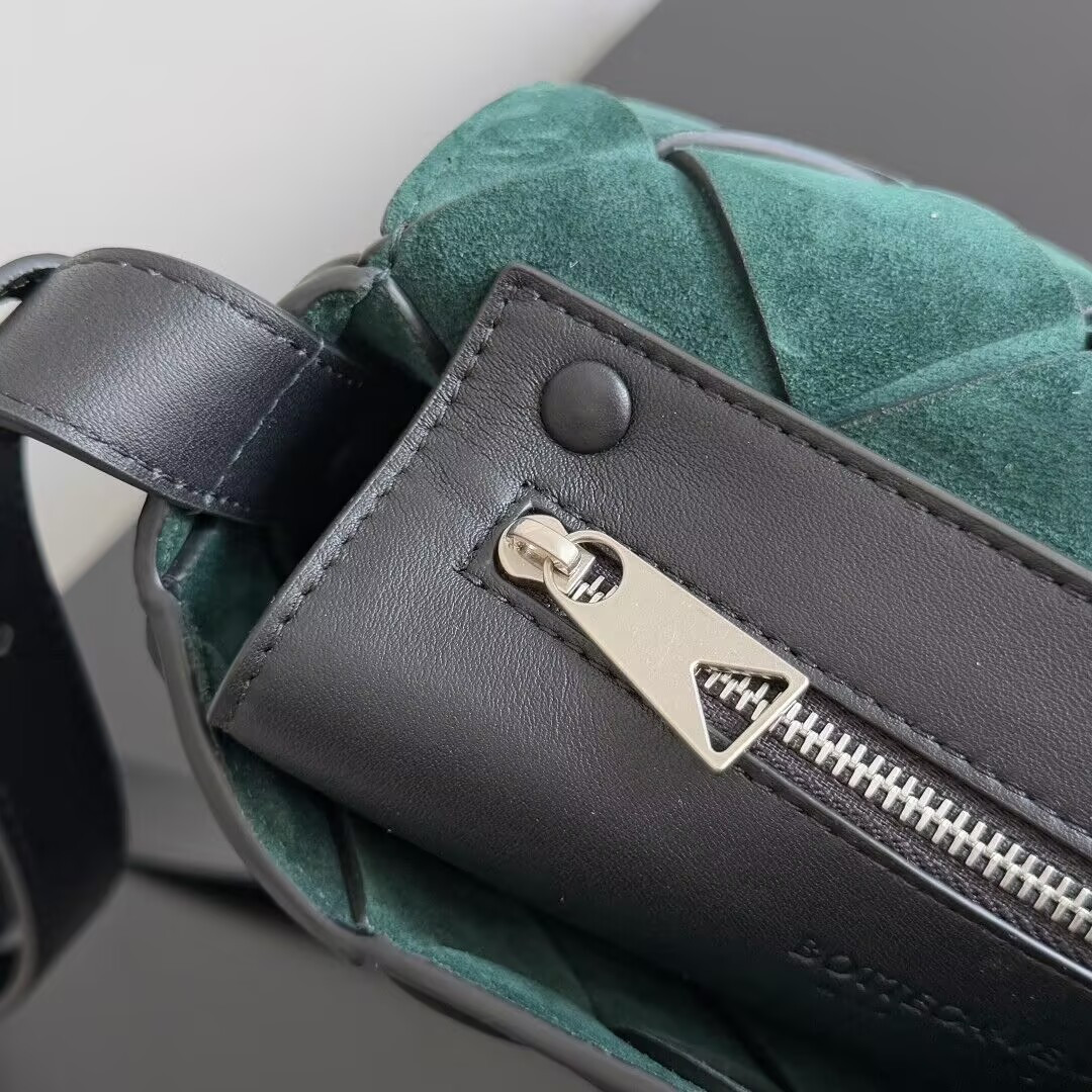 bo*te*ga Ve*ne*ta diago small crossbody bag 22.5x16.5x5.5cm