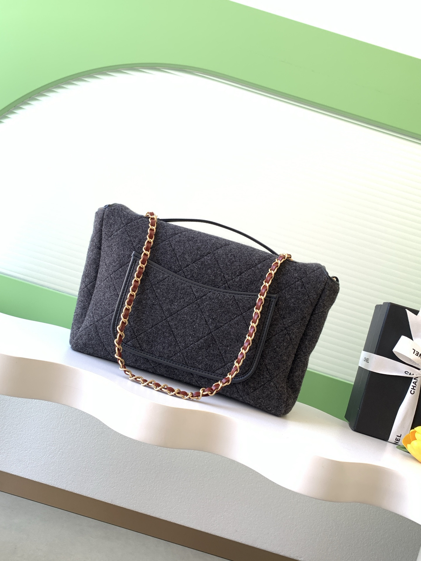 Ch*el flap bag with top handle 23x32x10cm