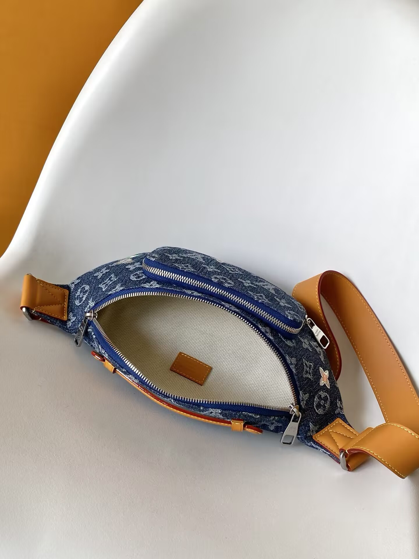 LV Rush Bumbag M27640 30x15x8 cm