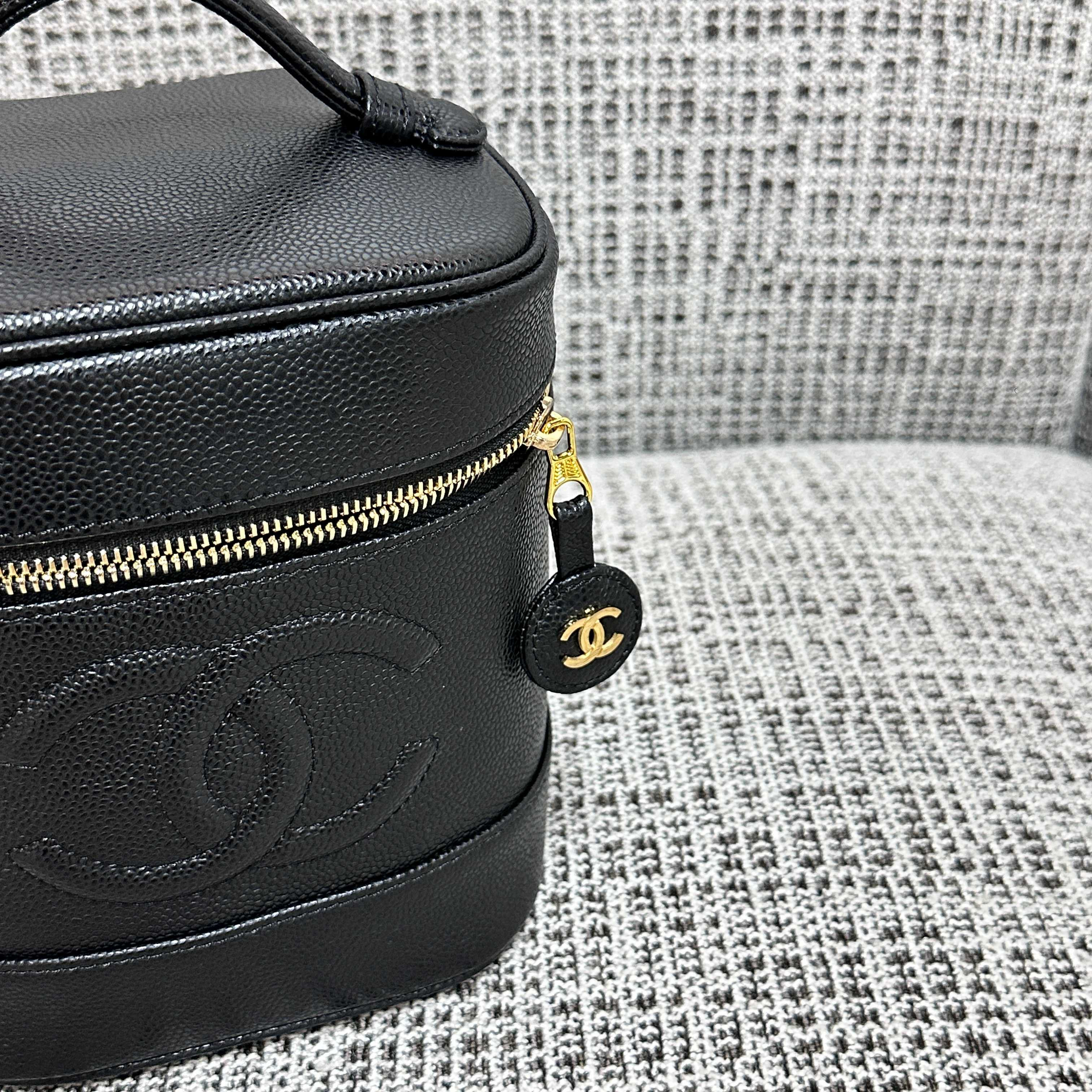 Ch*el vanity bag 17.5x13x17cm