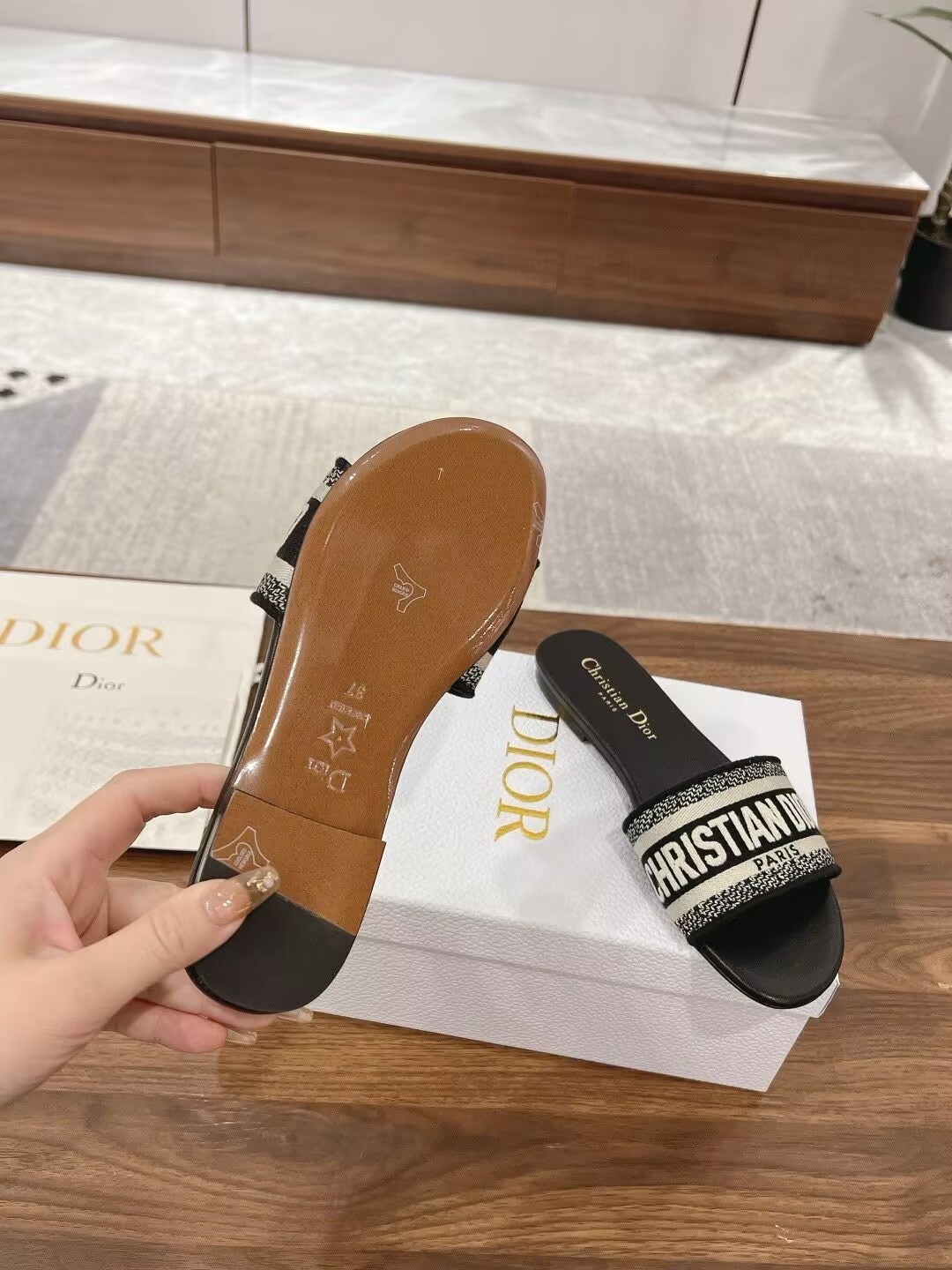 UA D*0r Dway Slide