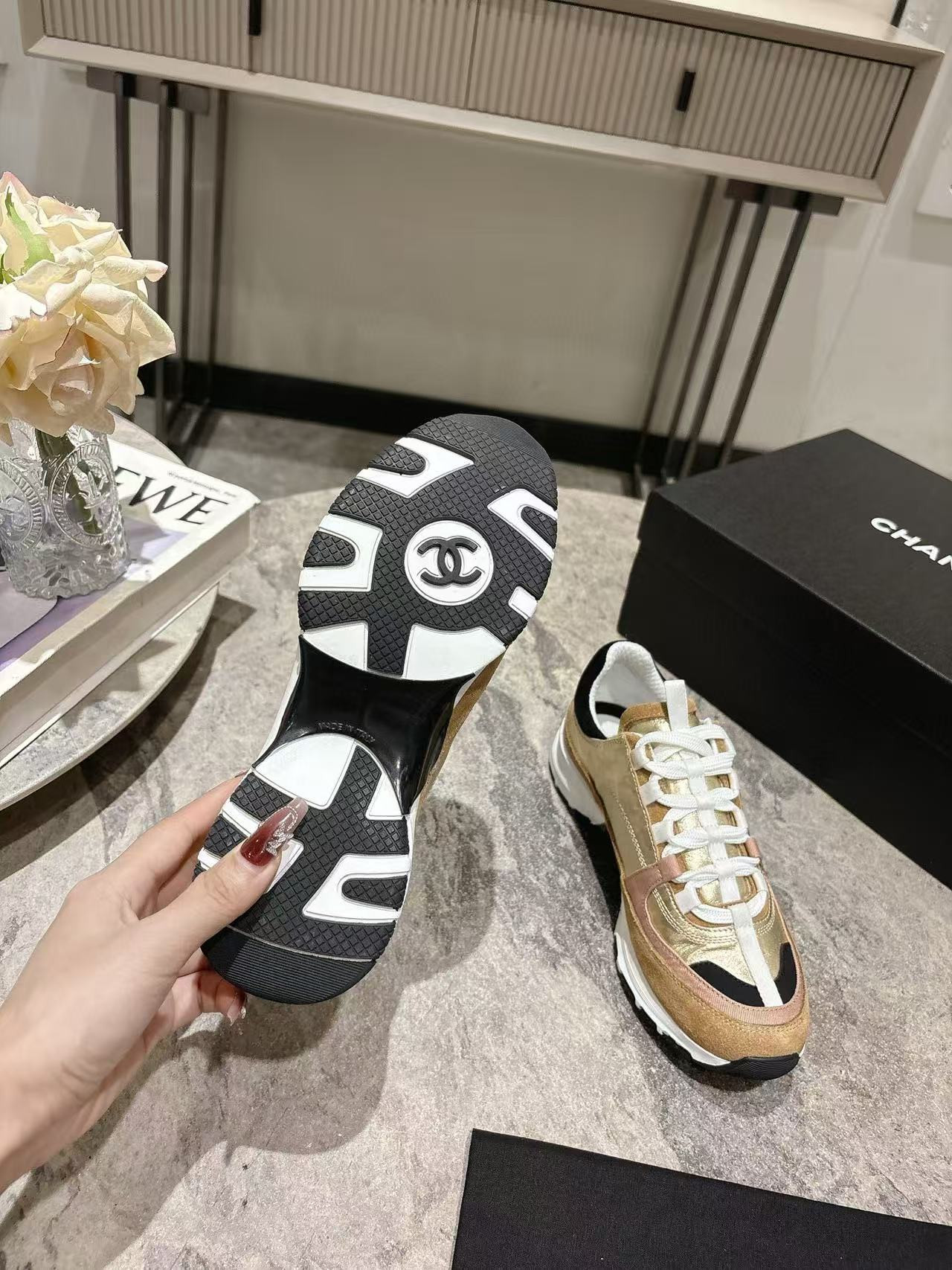 UA Ch*el SNEAKERS