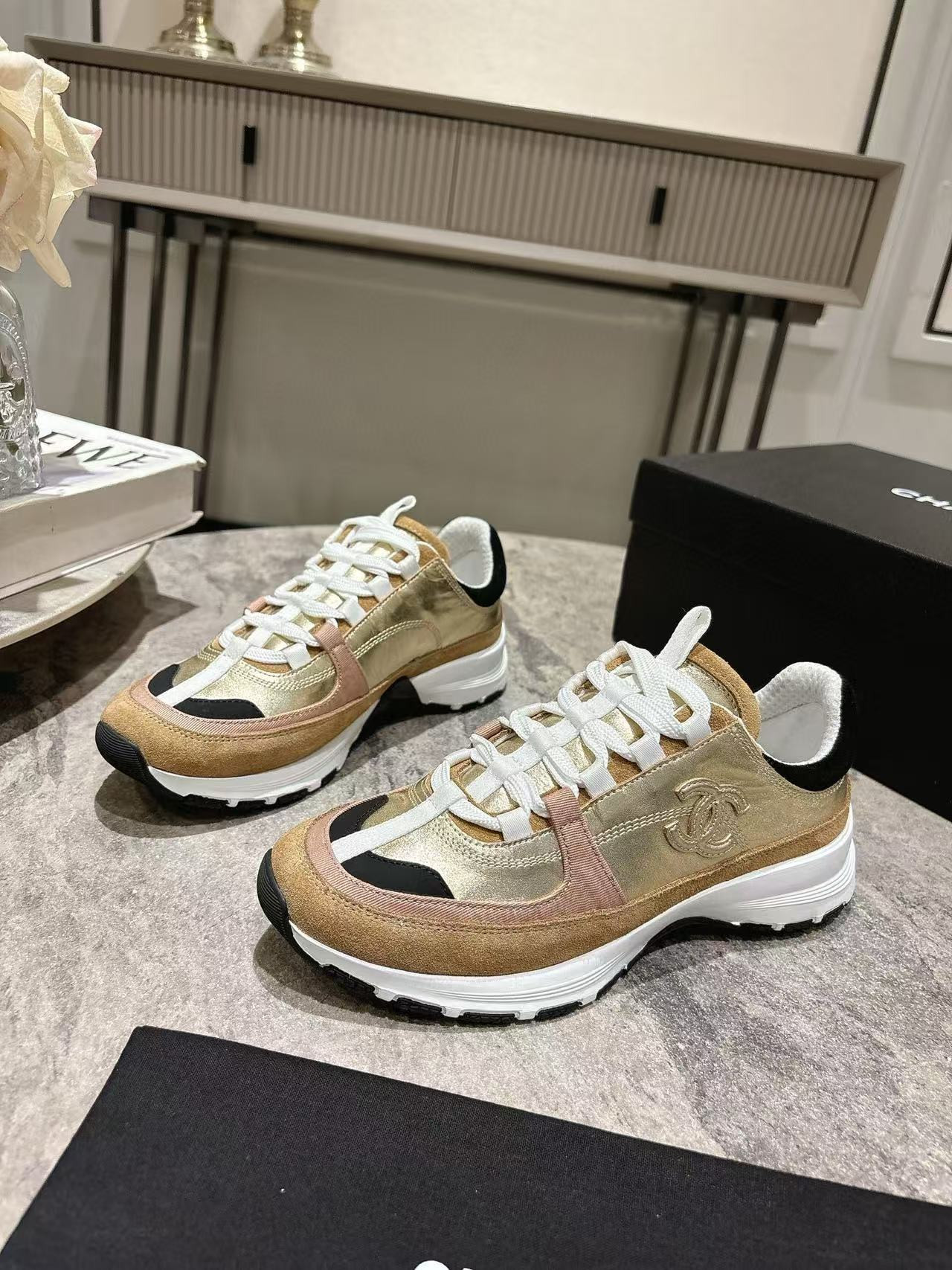 UA Ch*el SNEAKERS