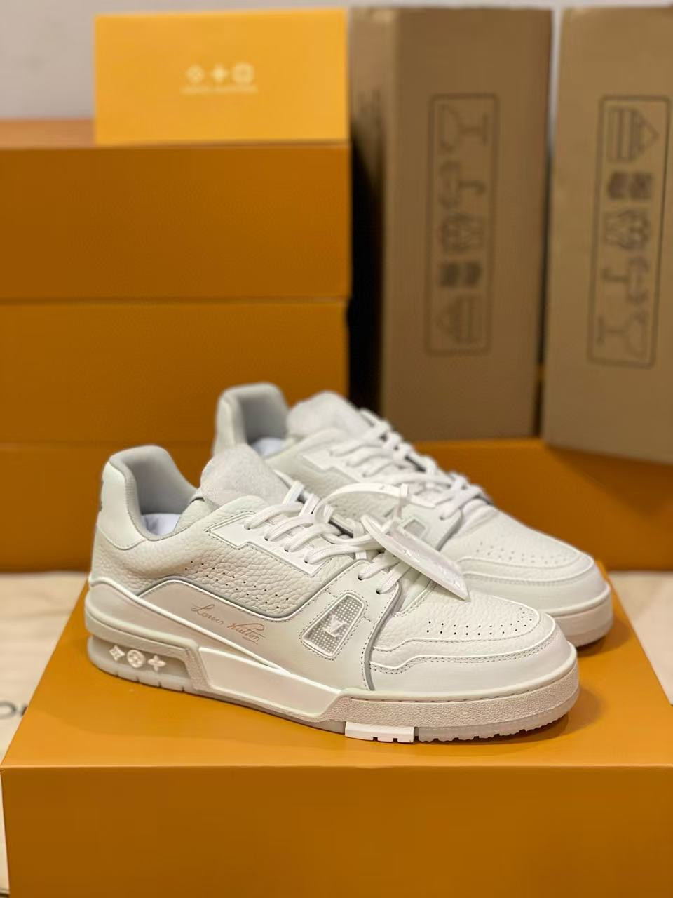 UA LV Trainer Sneaker