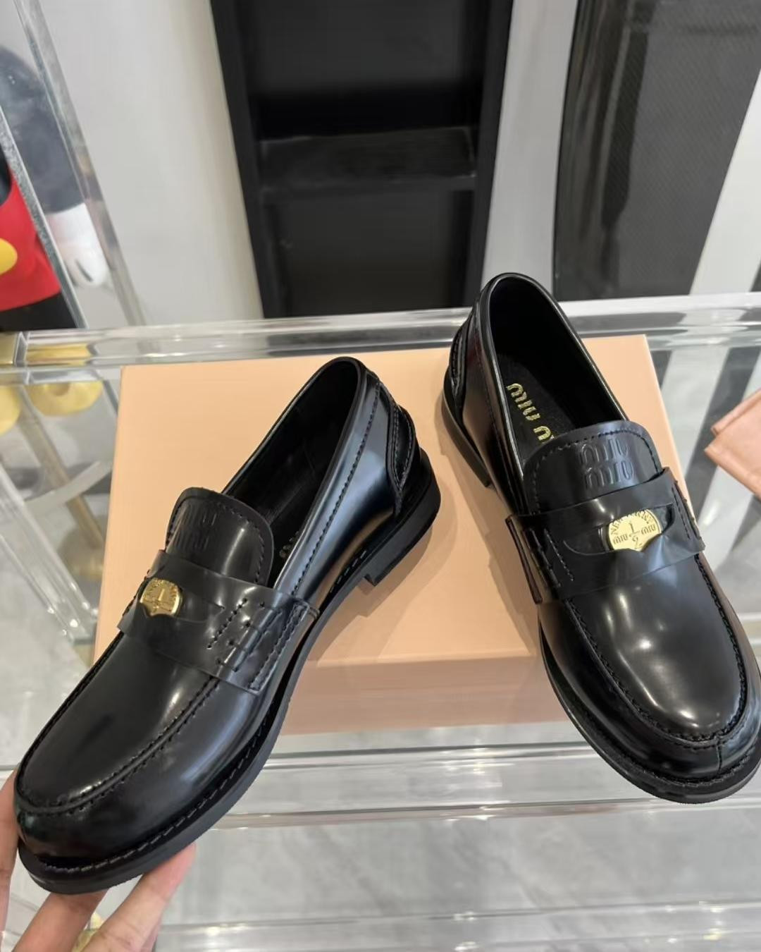 ua M1v M1v leather loafers