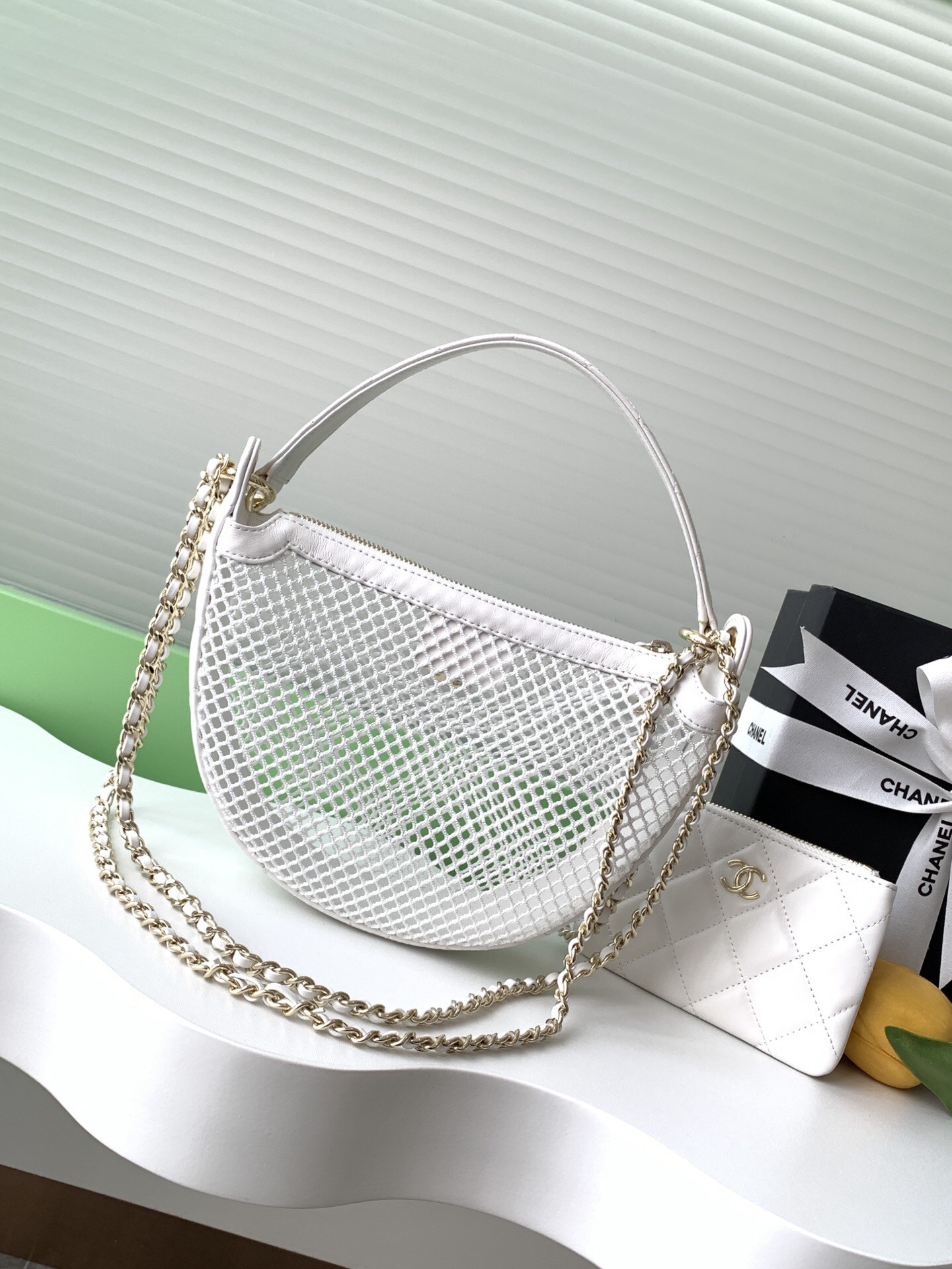 Ch*el Clutch With Chain Mesh Shiny Lambskin Gold Tone AP4573 15x22x6cm