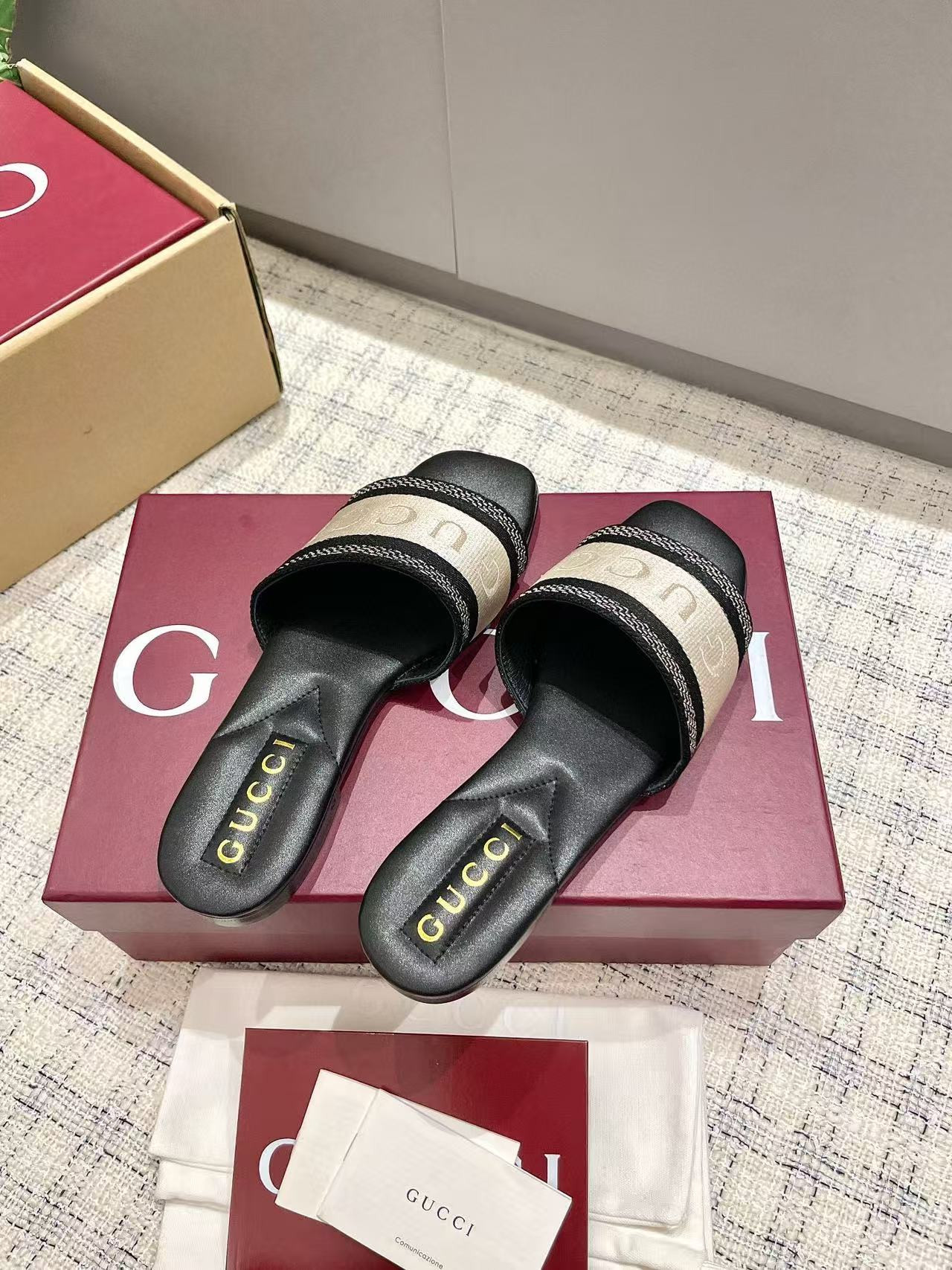 UA G*u*i Women