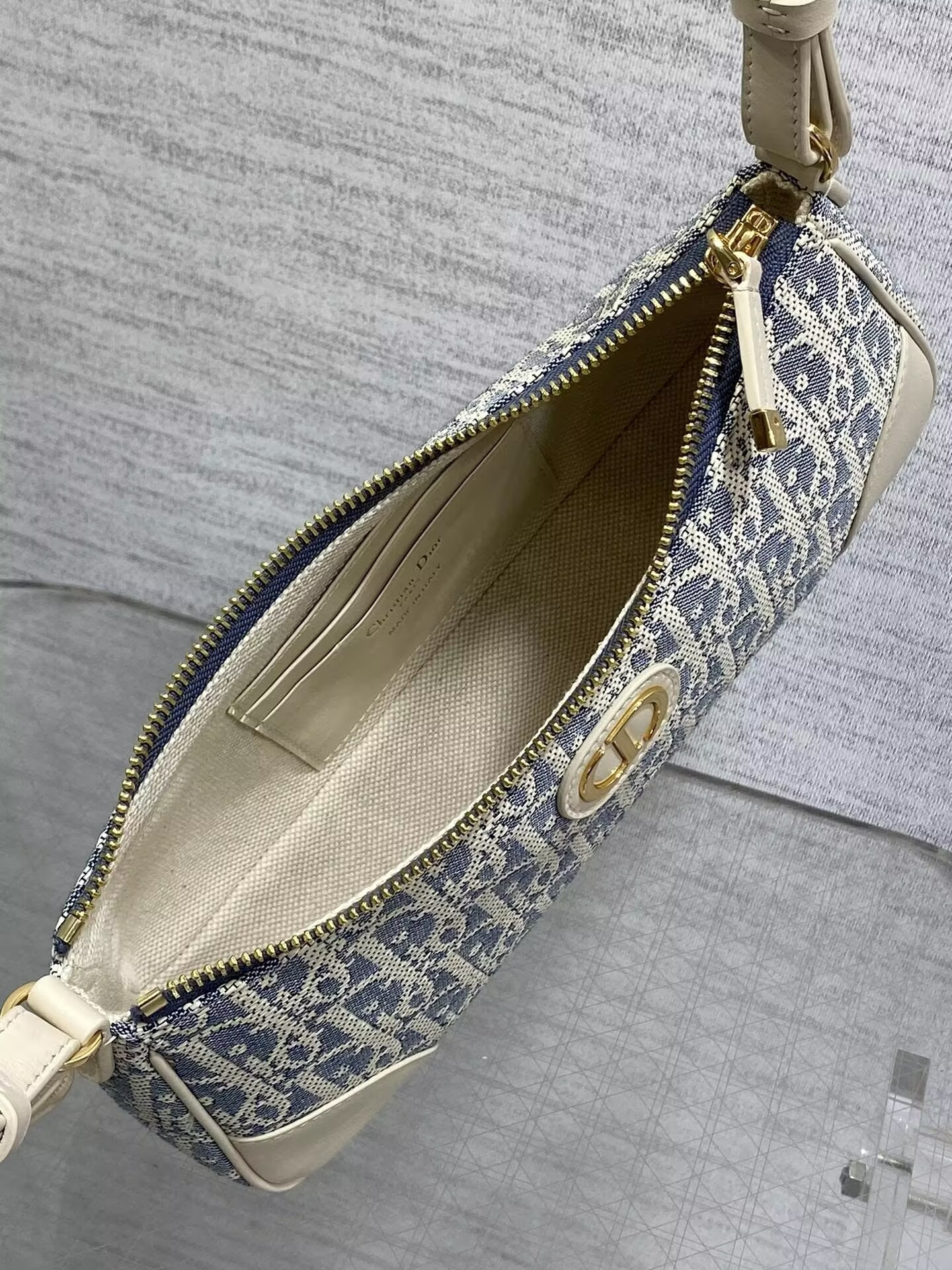 D*0r 30 Montaigne Wanderlust Mini Bag Blue D*0r Oblique Chambray with Smooth Calfskin 26x12x7cm