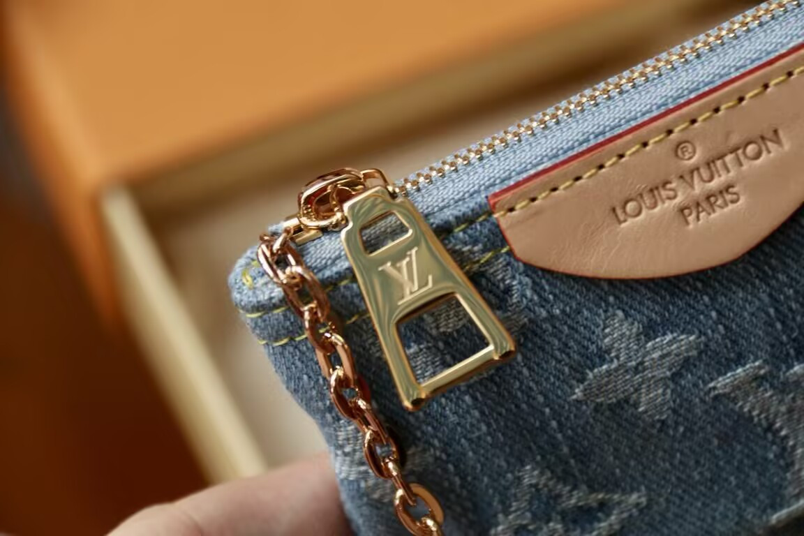 LV Wallet M82961