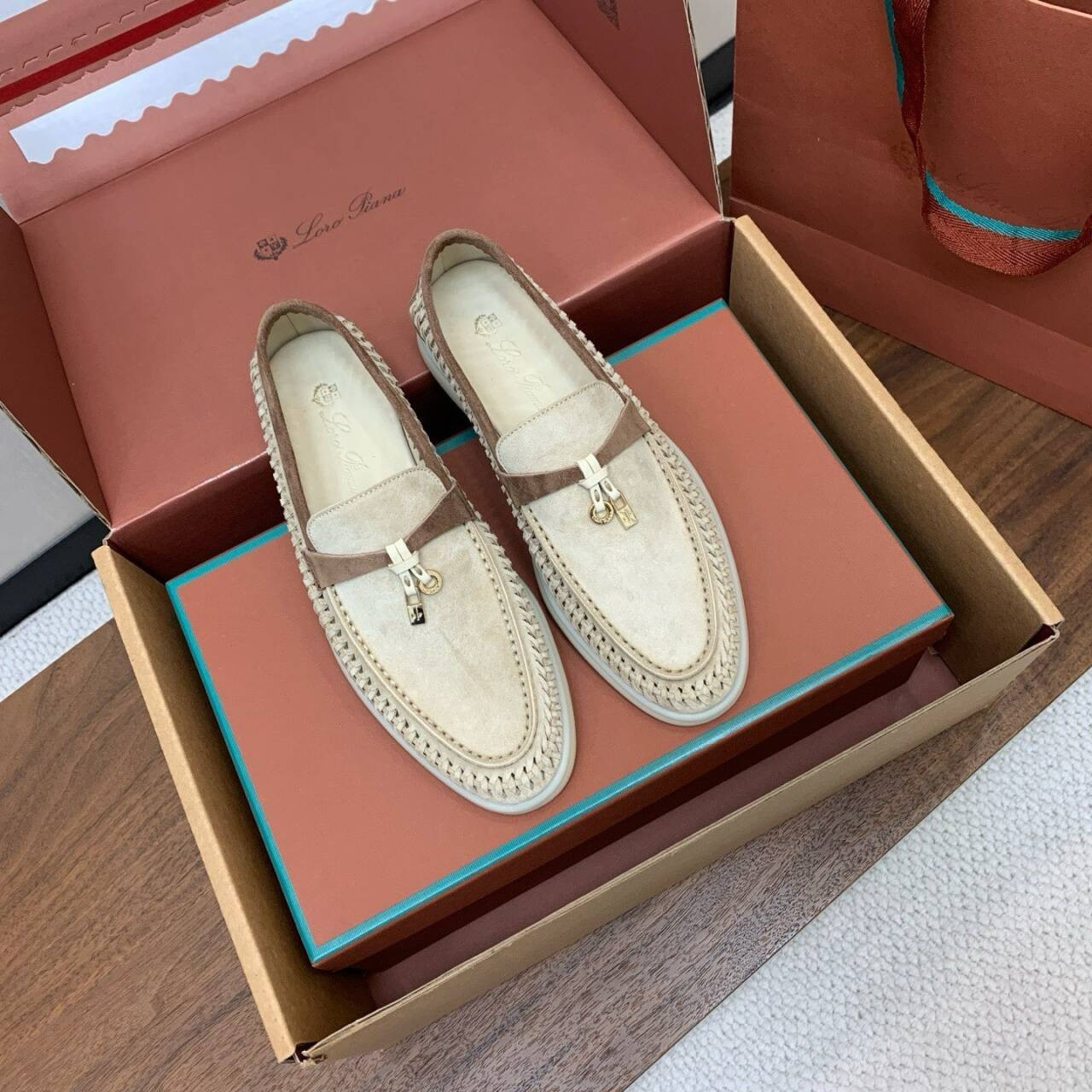 ua L**o p*ana summer charms walk loafer