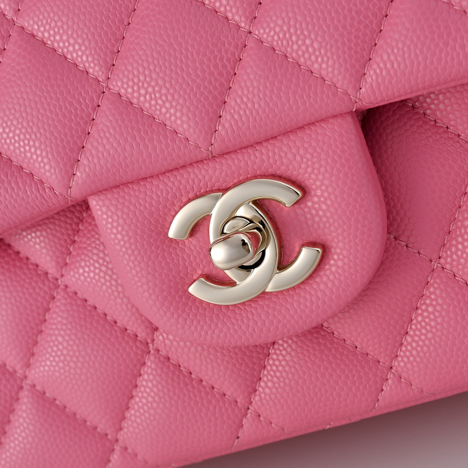 Ch*el classic flap handbag rose with light gold hardware and caviar leather a01113 23x14.5x6cm