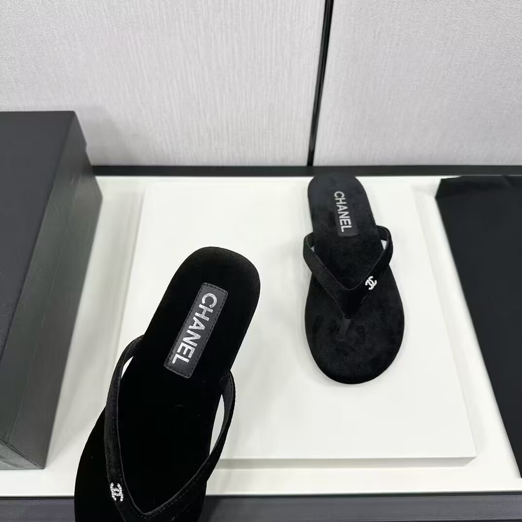 UA Ch*el Slides