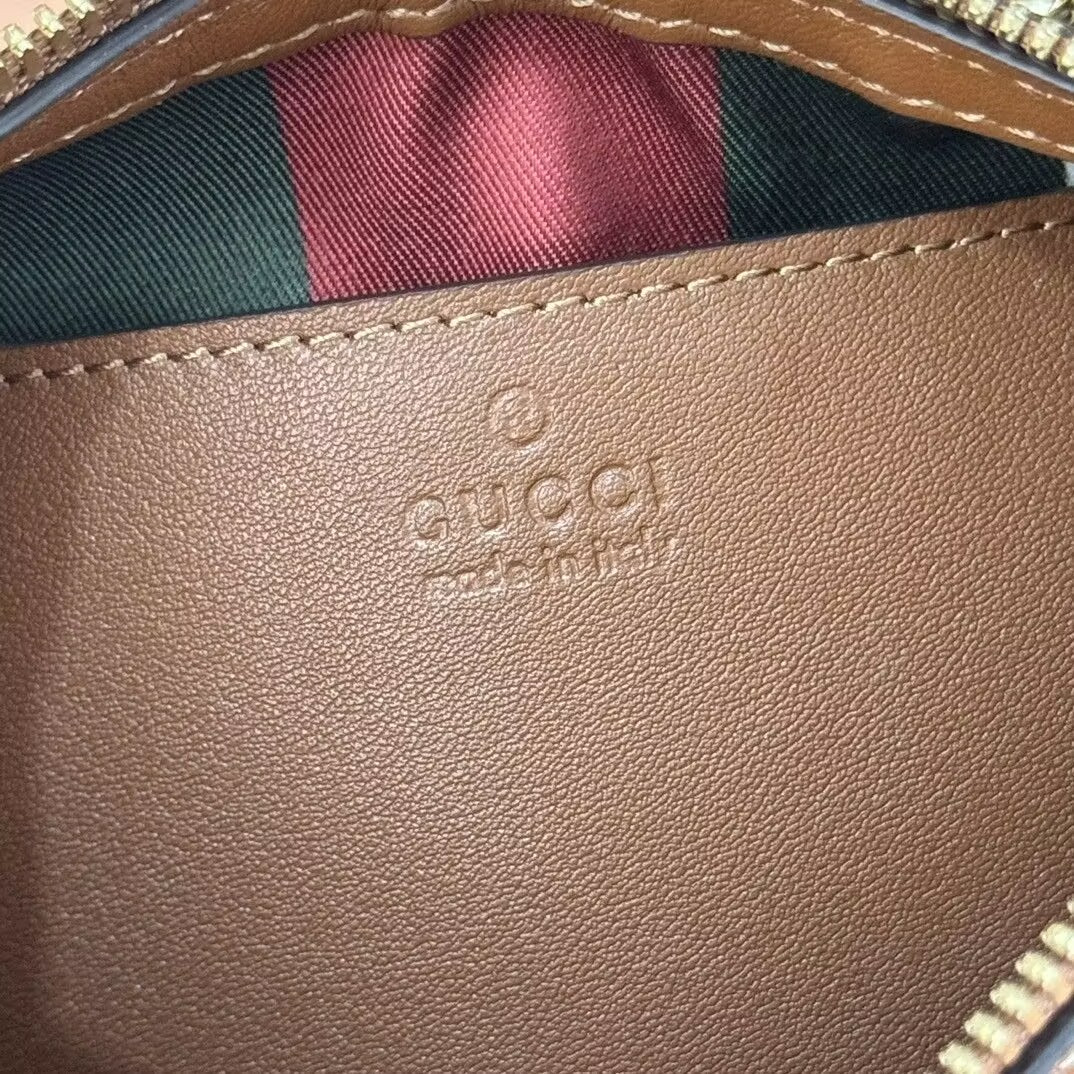G*u*i gg emblem small shoulder bag 24x16.5x6cm
