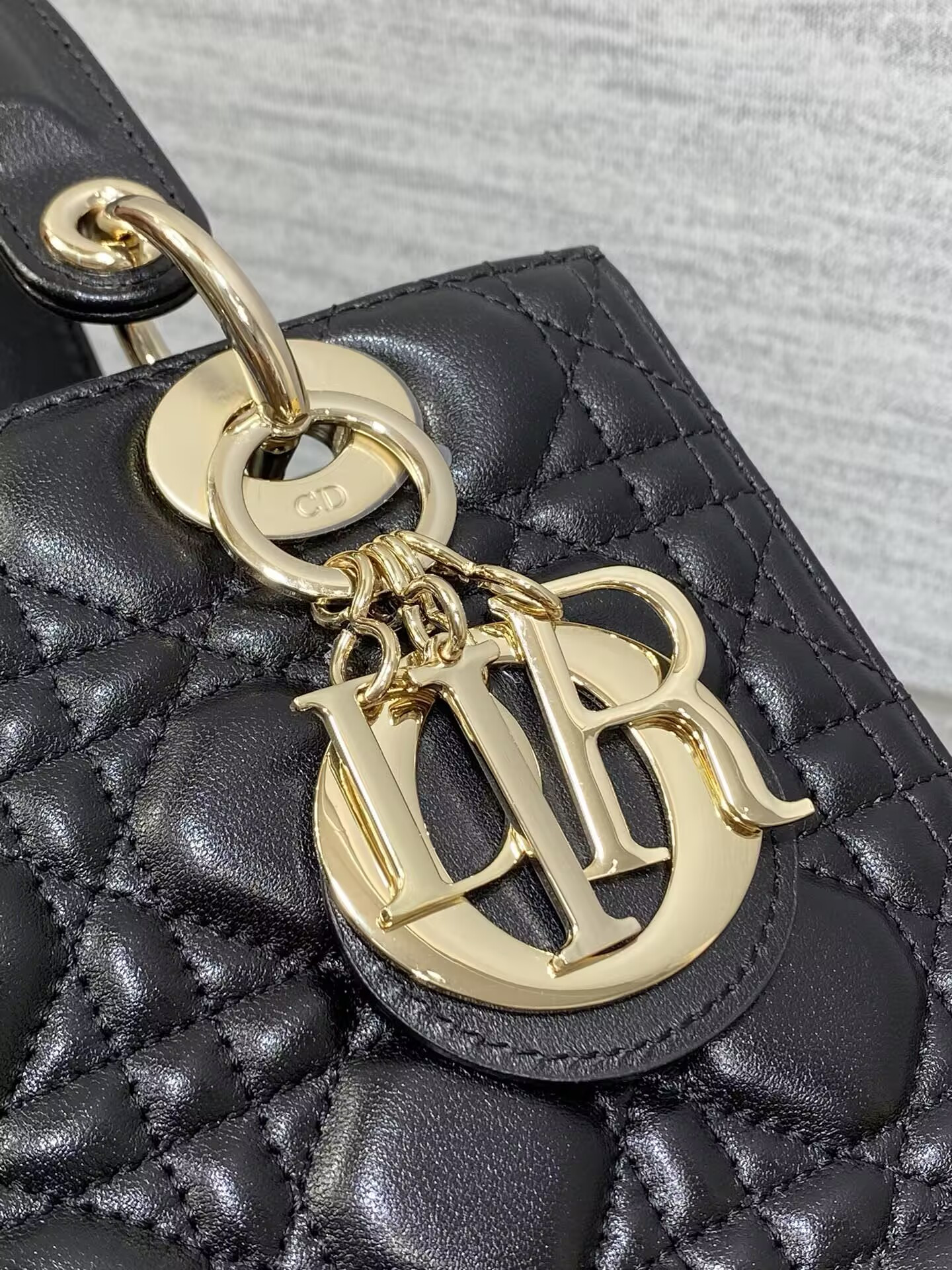 medium lady D*or bag 24 x 20 x 12 cm