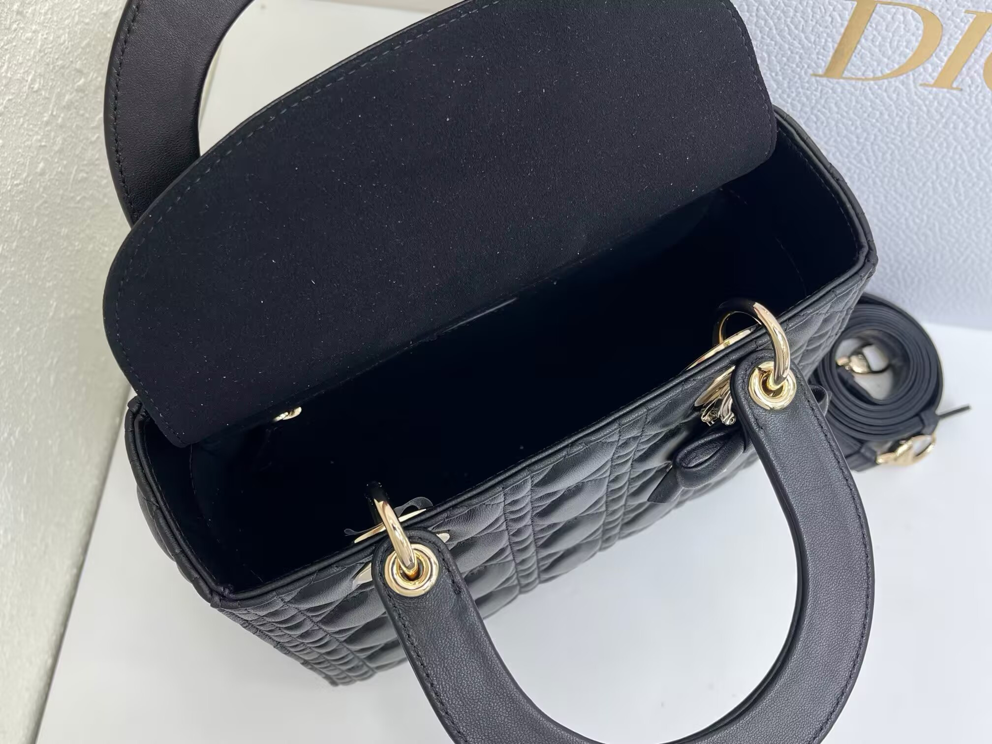 D*or medium lady D*or bag 24x21x12cm