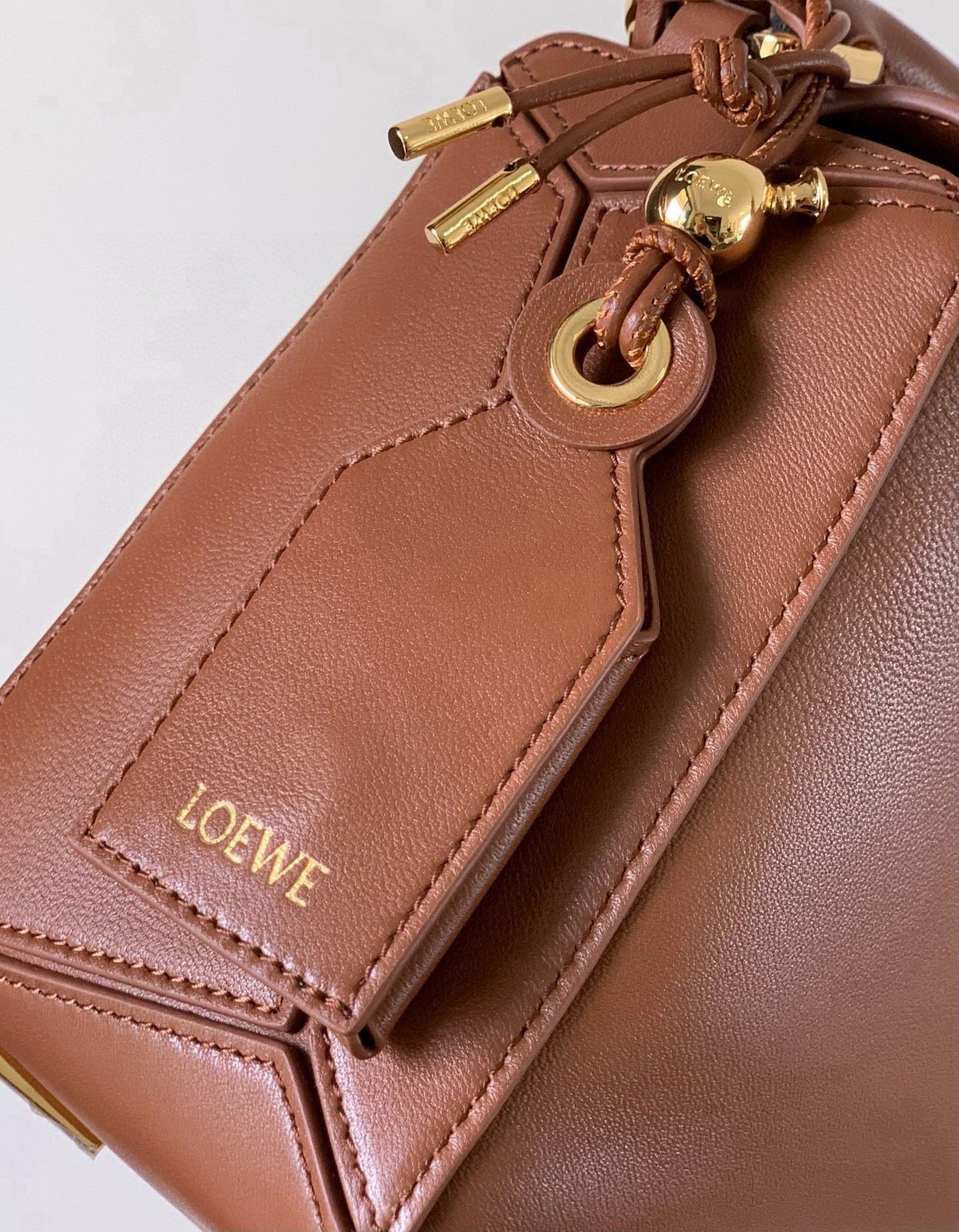L0ew* Small Featherlight Puzzle Bag in Nappa Lambskin 16.5x24x10.5cm