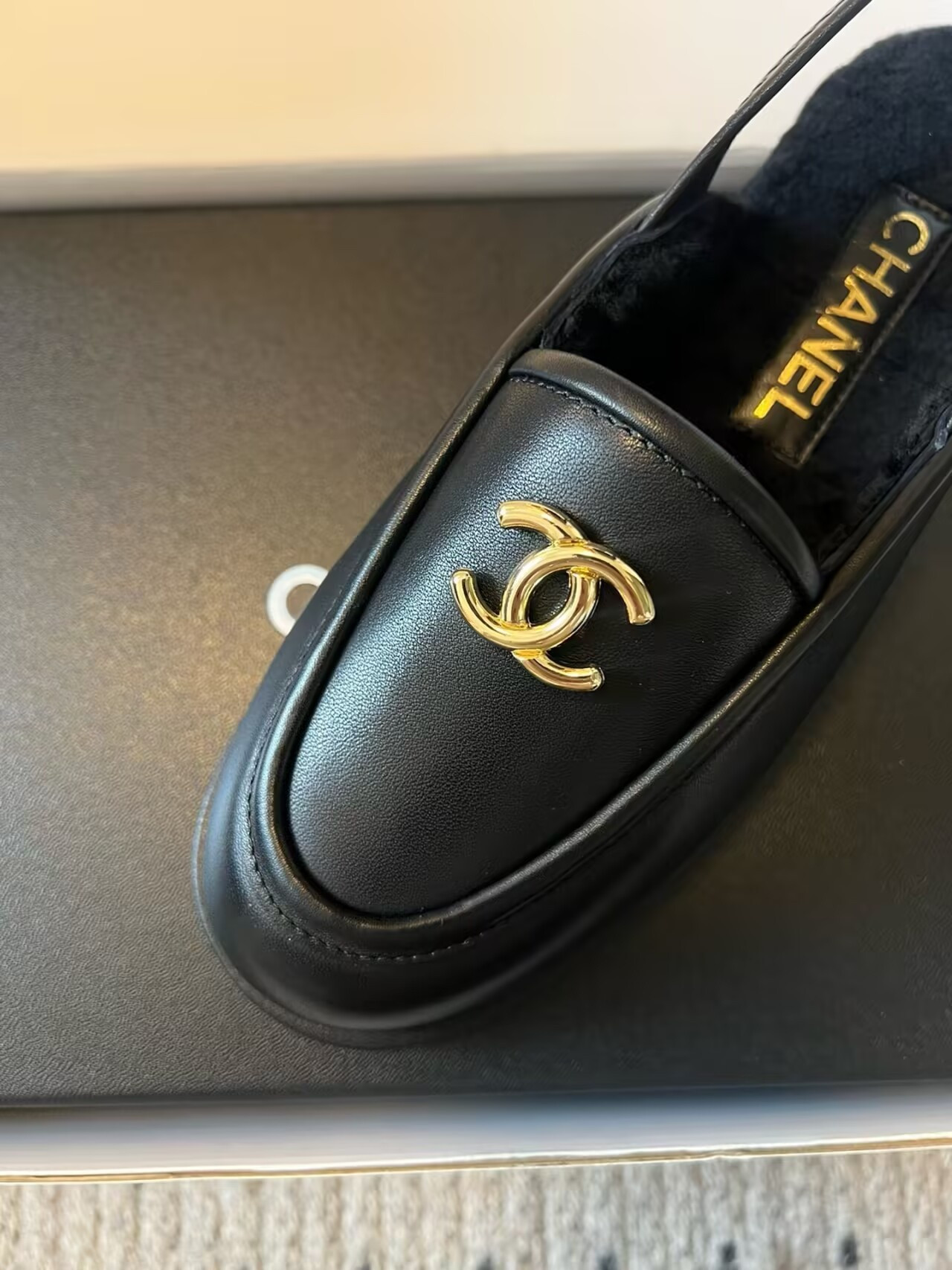 ua Ch*el shoes