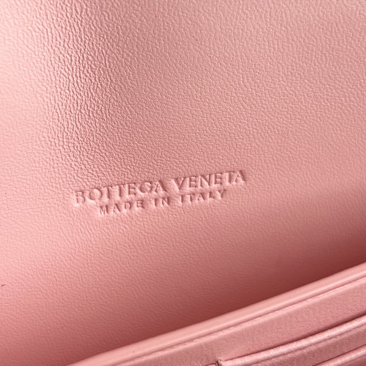 Bo*te*ga Ve*ne*ta Long Clutch Andiamo With Handle Fondant 31x13x3cm