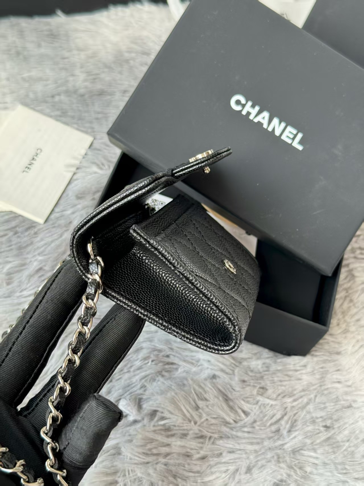 Ch*el Wallet on Chain 11x7.5x2cm