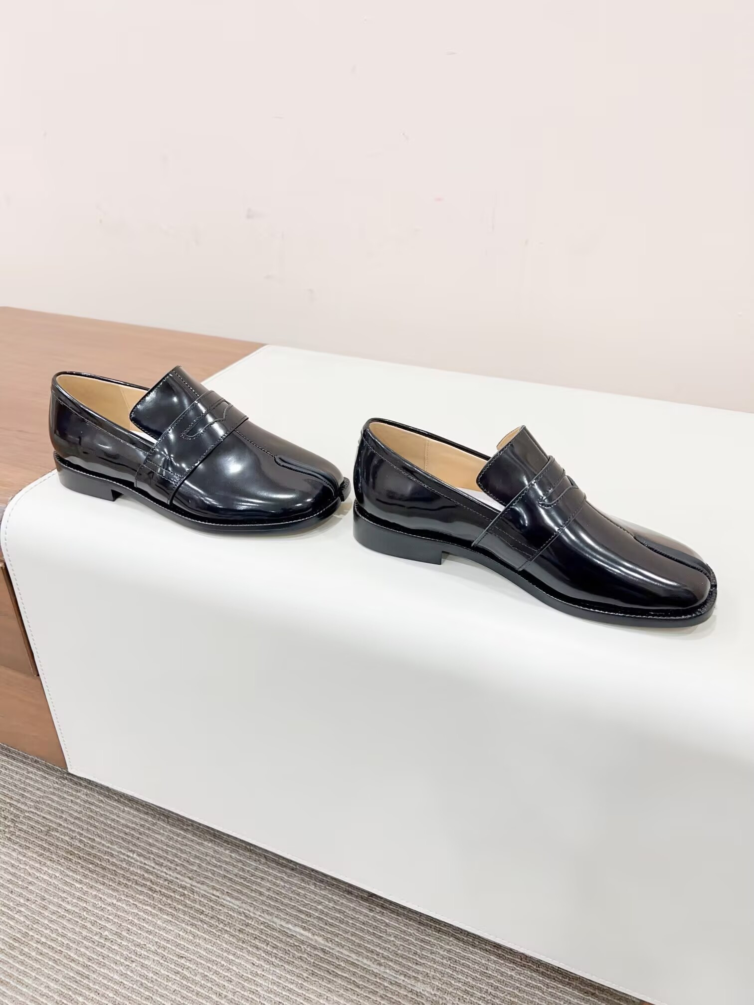 UA Maison Margiela Tabi loafers