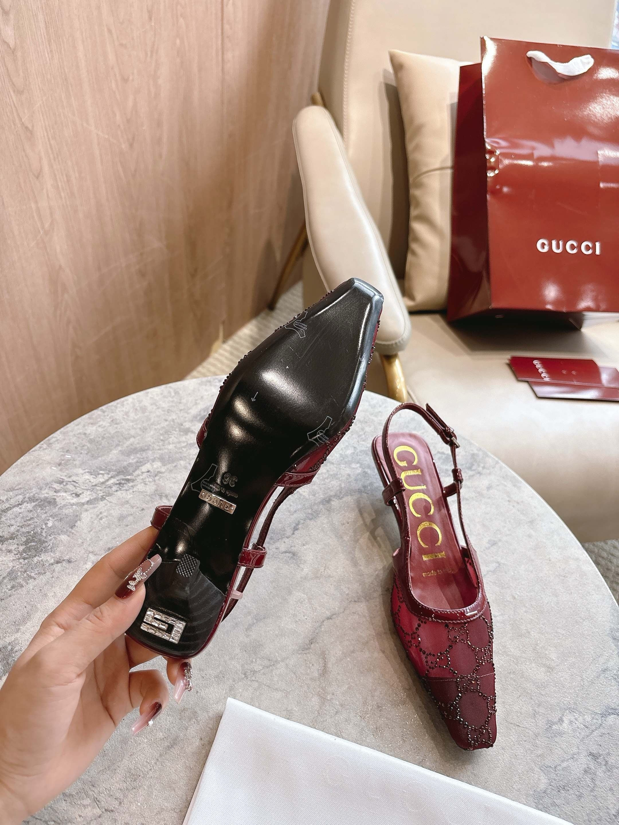 ua G*u*i gg slingback