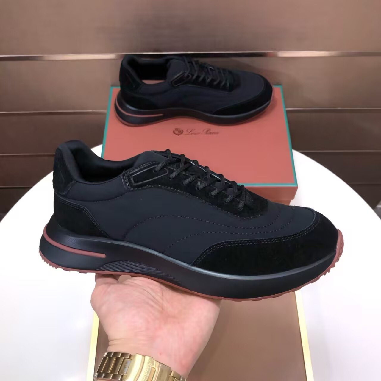 ua L**o p*ana week end walk sneakers