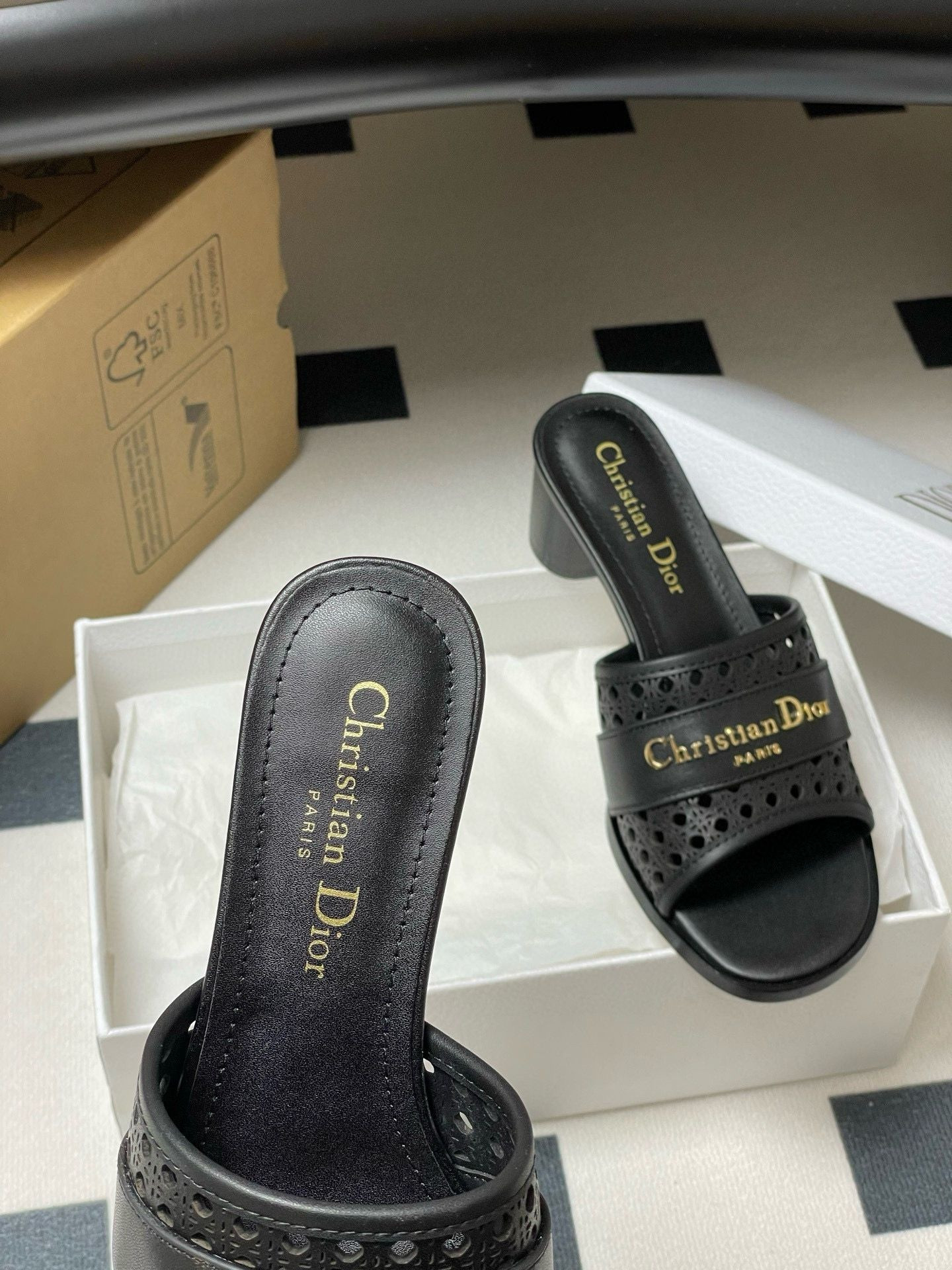 UA D*0r D-Lane Heeled Slide