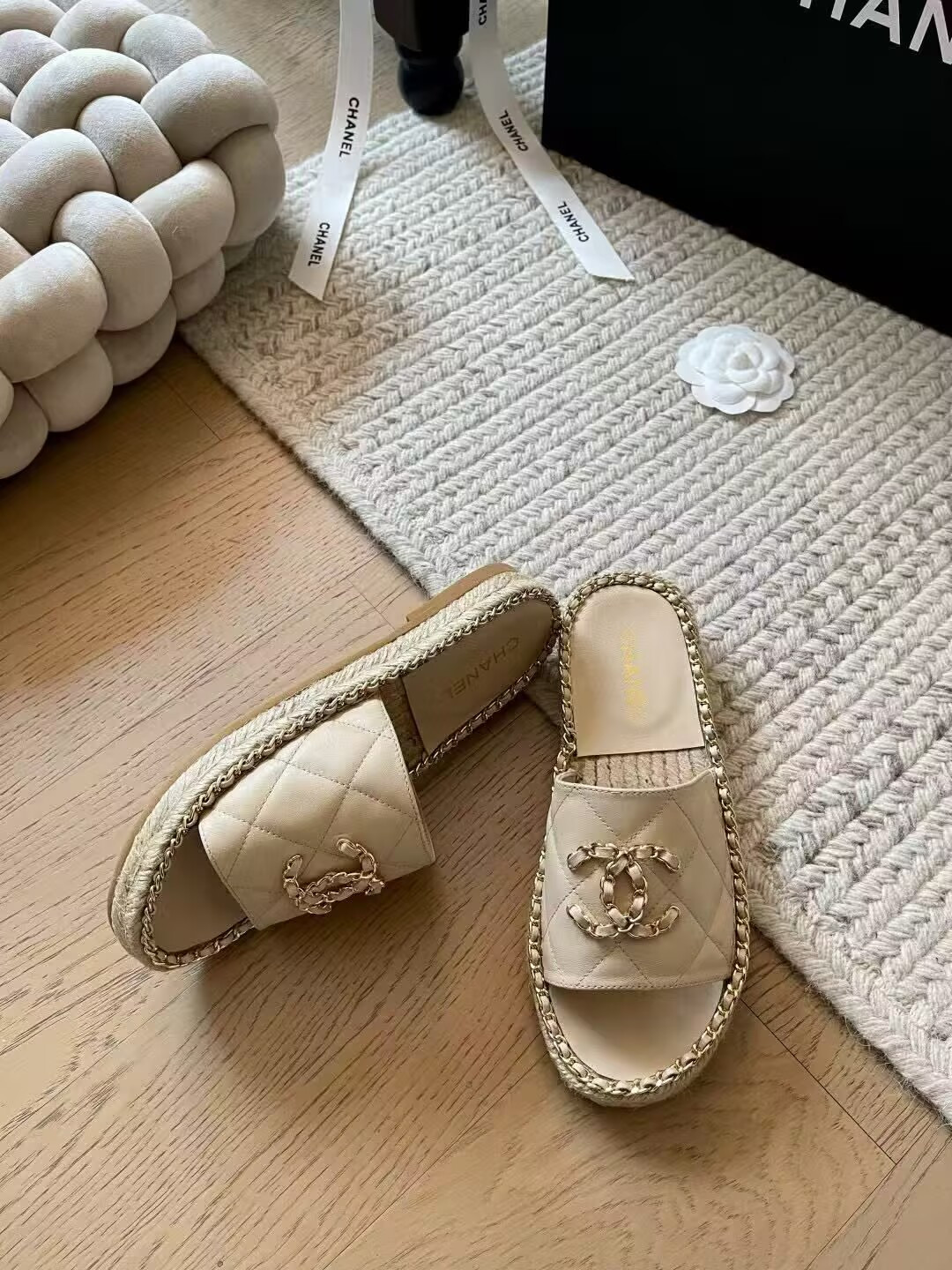 UA Ch*el Slides