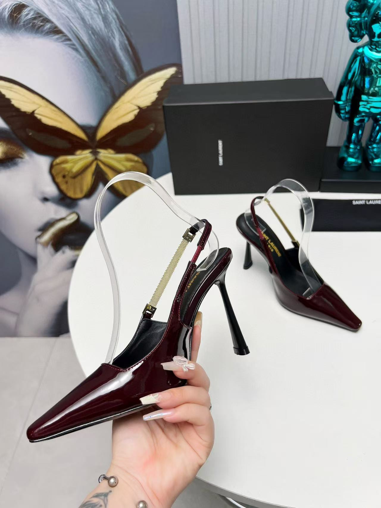 ua y*l Sa**t Lau*nt glazed calfskin lee slingback pumps