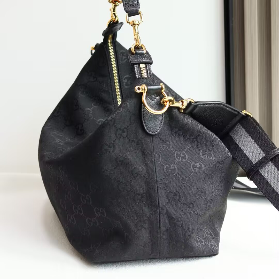 G*u*i brera medium crossbody bag 33x27x15cm