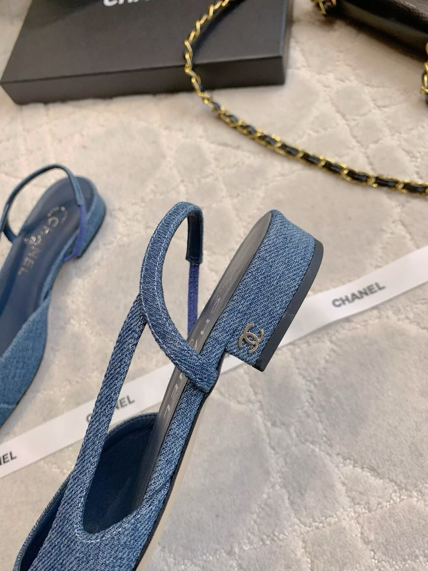 ua Ch*el slingback flats